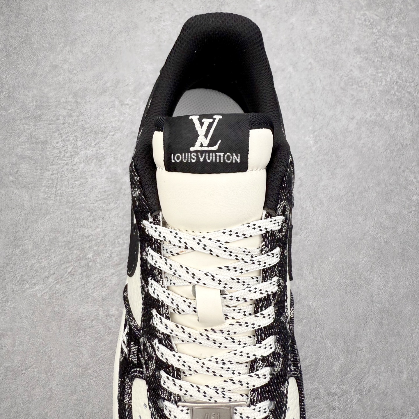 图片[5]-NK Air Force 1´07 Low 空军一号低帮百搭休闲运动板鞋 NH0601-579 柔软、弹性十足的缓震性能和出色的中底设计 横跨复古与现代的外型结合 造就出风靡全球 三十多年的Force 1 直到今天还深受青睐 实拍调校N版已经零色差零失真 百分百还原实物色彩所见即所得 不存在货不对板色差等低级问题 选购参考实物拍摄 不混卖不参货 只用心做好货严格选品 承诺混一赔十 尺码：36 36.5 37.5 38 38.5 39 40 40.5 41 42 42.5 43 44 44.5 45-选品中心