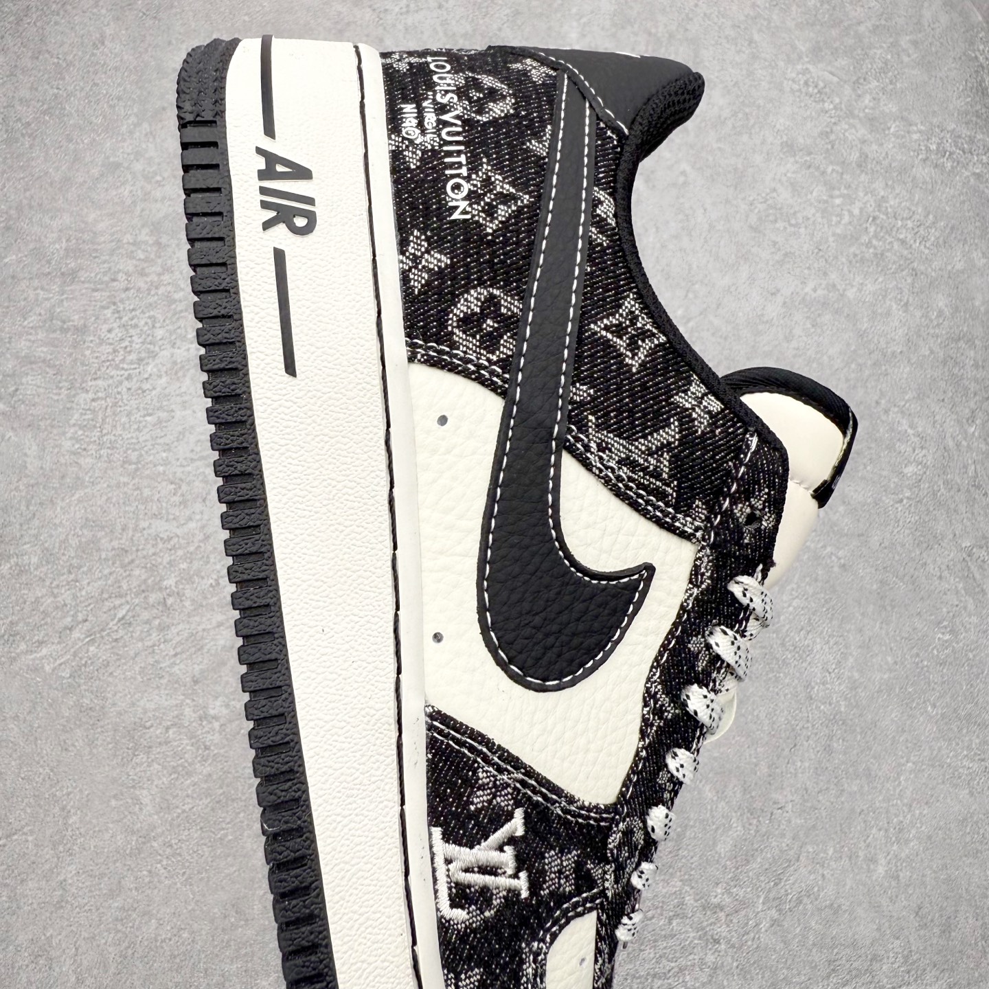 图片[6]-NK Air Force 1´07 Low 空军一号低帮百搭休闲运动板鞋 NH0601-579 柔软、弹性十足的缓震性能和出色的中底设计 横跨复古与现代的外型结合 造就出风靡全球 三十多年的Force 1 直到今天还深受青睐 实拍调校N版已经零色差零失真 百分百还原实物色彩所见即所得 不存在货不对板色差等低级问题 选购参考实物拍摄 不混卖不参货 只用心做好货严格选品 承诺混一赔十 尺码：36 36.5 37.5 38 38.5 39 40 40.5 41 42 42.5 43 44 44.5 45-选品中心