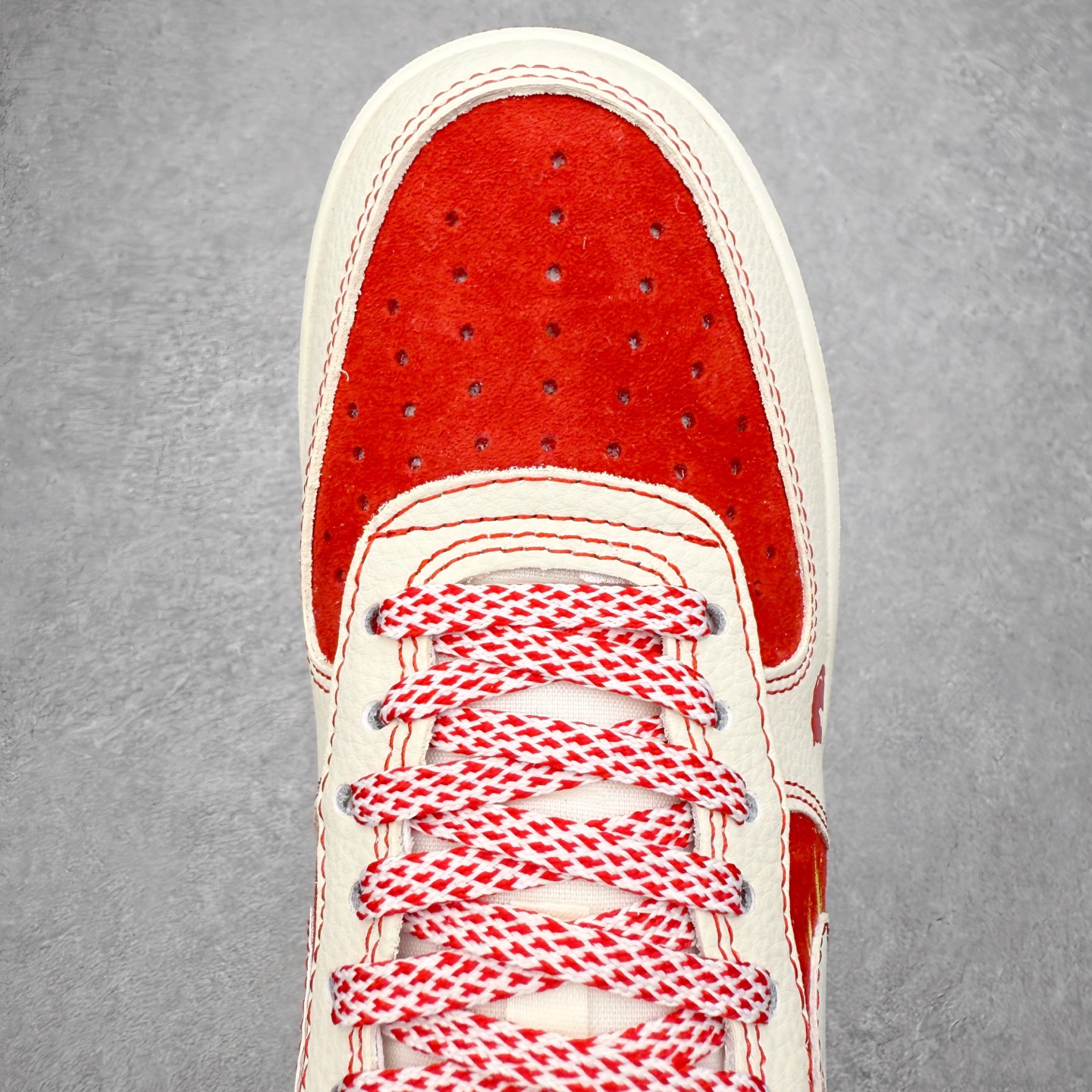 图片[4]-NK Air Force 1´07 Low 空军一号低帮百搭休闲运动板鞋 XL1979-133 柔软、弹性十足的缓震性能和出色的中底设计 横跨复古与现代的外型结合 造就出风靡全球 三十多年的Force 1 直到今天还深受青睐 实拍调校N版已经零色差零失真 百分百还原实物色彩所见即所得 不存在货不对板色差等低级问题 选购参考实物拍摄 不混卖不参货 只用心做好货严格选品 承诺混一赔十 尺码：36 36.5 37.5 38 38.5 39 40 40.5 41 42 42.5 43 44 44.5 45-选品中心