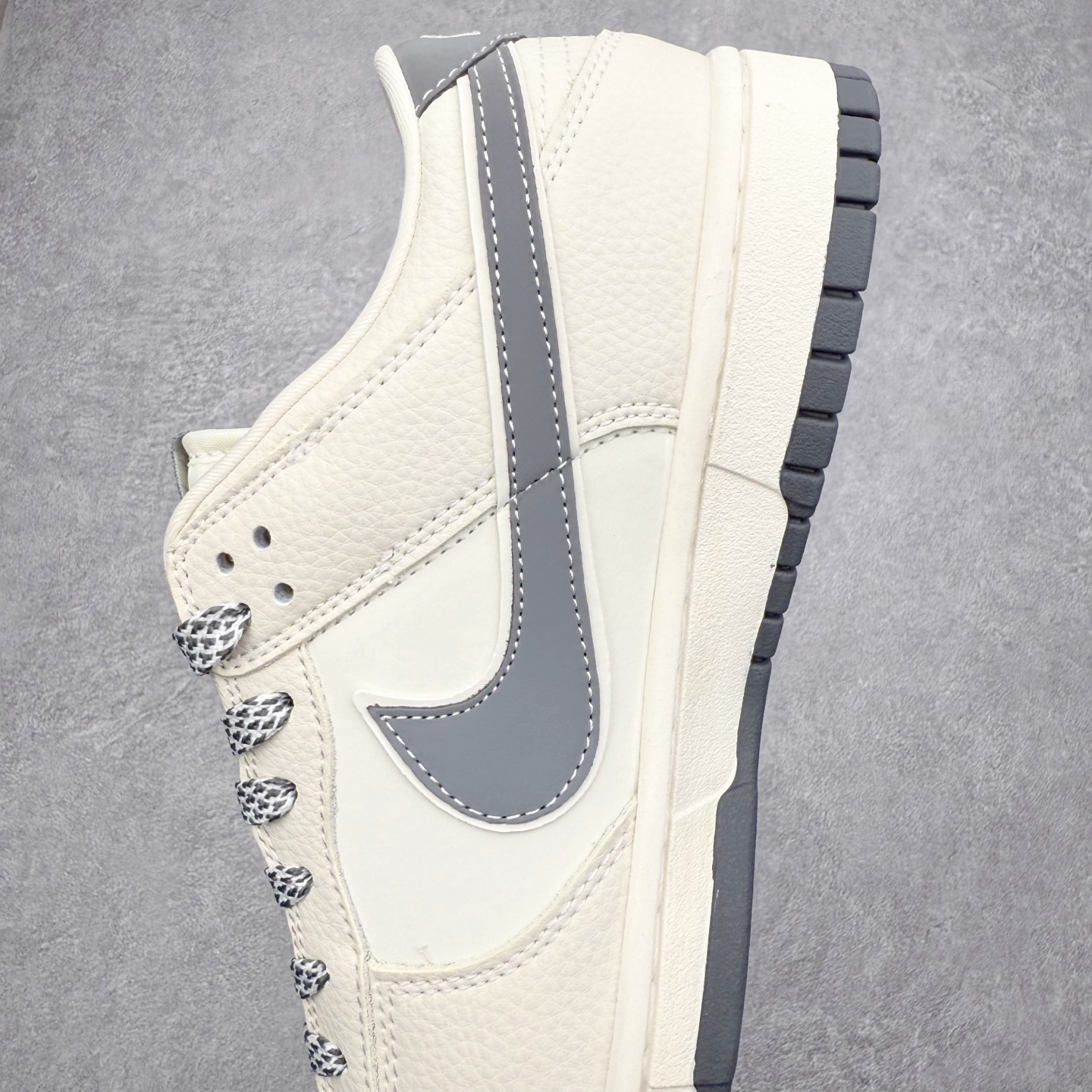 图片[7]-NK Dunk Low 定制配色 SD8888-005 大厂出品 极力推荐 原装头层材料 独家版型蒸餾加工帶來的是更好的视觉和脚感体验大厂纯原品质出货 清洁度 电绣工艺 皮料切割干净无任何毛边 细节完美 实拍调校N版已经零色差零失真 百分百还原实物色彩所见即所得 不存在货不对板色差等低级问题 选购参考实物拍摄 不混卖不参货 只用心做好货严格选品 承诺混一赔十 尺码：36 36.5 37.5 38 38.5 39 40 40.5 41 42 42.5 43 44 44.5 45-选品中心