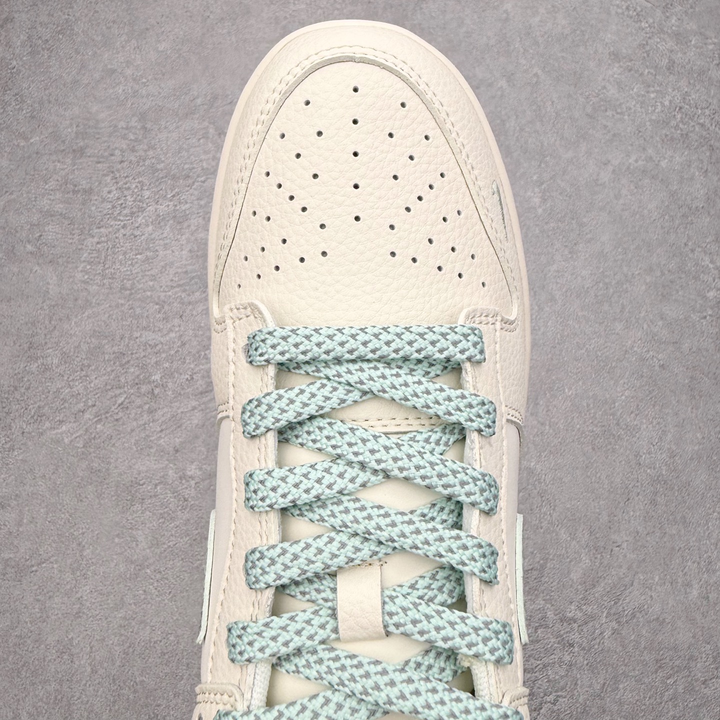 图片[4]-NK Dunk Low 定制配色 XS6089-628 大厂出品 极力推荐 原装头层材料 独家版型蒸餾加工帶來的是更好的视觉和脚感体验大厂纯原品质出货 清洁度 电绣工艺 皮料切割干净无任何毛边 细节完美 实拍调校N版已经零色差零失真 百分百还原实物色彩所见即所得 不存在货不对板色差等低级问题 选购参考实物拍摄 不混卖不参货 只用心做好货严格选品 承诺混一赔十 尺码：36 36.5 37.5 38 38.5 39 40 40.5 41 42 42.5 43 44 44.5 45-选品中心