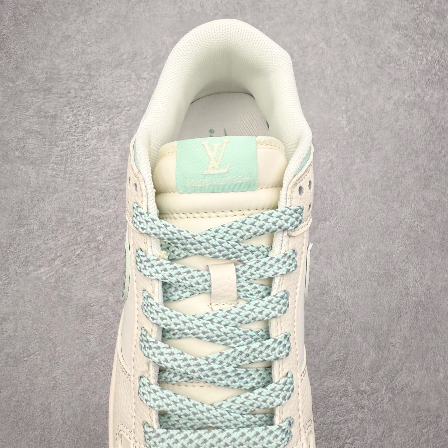 图片[5]-NK Dunk Low 定制配色 XS6089-628 大厂出品 极力推荐 原装头层材料 独家版型蒸餾加工帶來的是更好的视觉和脚感体验大厂纯原品质出货 清洁度 电绣工艺 皮料切割干净无任何毛边 细节完美 实拍调校N版已经零色差零失真 百分百还原实物色彩所见即所得 不存在货不对板色差等低级问题 选购参考实物拍摄 不混卖不参货 只用心做好货严格选品 承诺混一赔十 尺码：36 36.5 37.5 38 38.5 39 40 40.5 41 42 42.5 43 44 44.5 45-选品中心