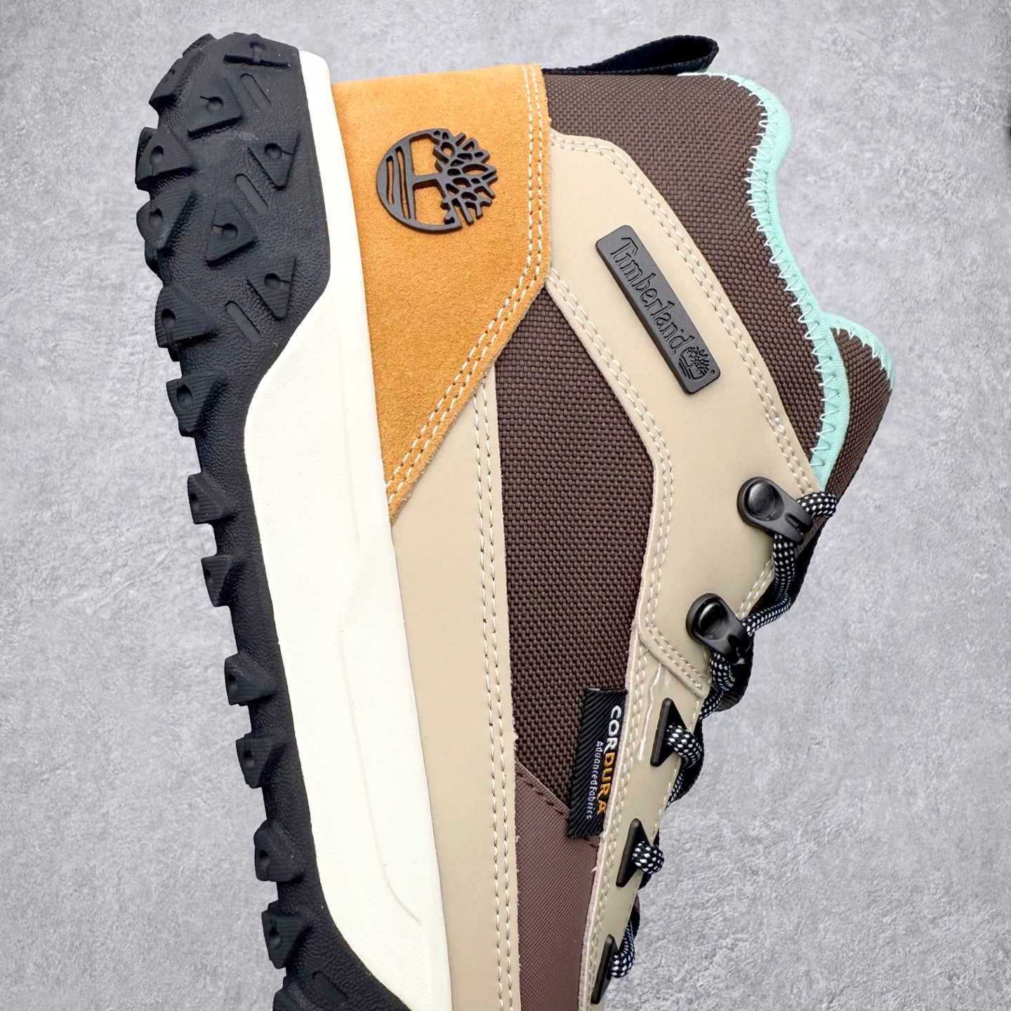 图片[6]-Timberland Greenstride Motion 6 添柏岚防滑耐磨低帮户外功能鞋 简约大方的造型设计，给人以随性休闲的时尚格调，穿着舒适轻便，运动灵活自如，满足日常个性穿搭。Timberland户外品牌最早成立于1918年的美国波士顿，它的成功故事就从第一双防水皮靴Yellow Boots开始。这双具备完全防水机能的靴子瞬间广受好评，他那独创又不失古典的款式，以及大胆使用黄色的崭新风格，吸引了广大消费者的目光。现今仍不改其原有风貌的这双黄靴，就是火遍全球的“大黄靴”。Timberland的高端工艺、实穿耐用等特点让他拥有绝对鞋界地位。尺码：40 41 41.5 42 43 43.5 44 44.5 45 45.5 46-选品中心