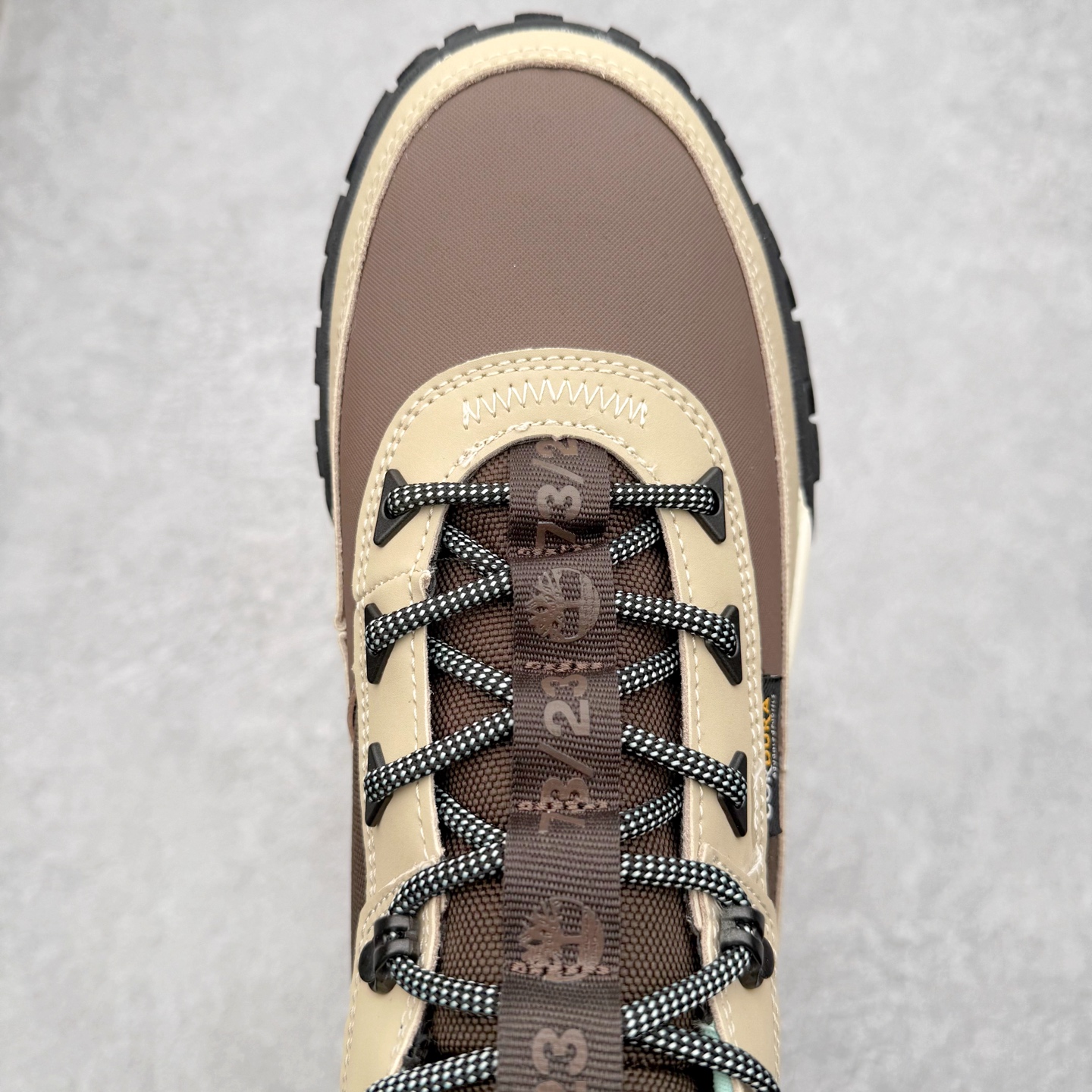 图片[4]-Timberland Greenstride Motion 6 添柏岚防滑耐磨低帮户外功能鞋 简约大方的造型设计，给人以随性休闲的时尚格调，穿着舒适轻便，运动灵活自如，满足日常个性穿搭。Timberland户外品牌最早成立于1918年的美国波士顿，它的成功故事就从第一双防水皮靴Yellow Boots开始。这双具备完全防水机能的靴子瞬间广受好评，他那独创又不失古典的款式，以及大胆使用黄色的崭新风格，吸引了广大消费者的目光。现今仍不改其原有风貌的这双黄靴，就是火遍全球的“大黄靴”。Timberland的高端工艺、实穿耐用等特点让他拥有绝对鞋界地位。尺码：40 41 41.5 42 43 43.5 44 44.5 45 45.5 46-选品中心