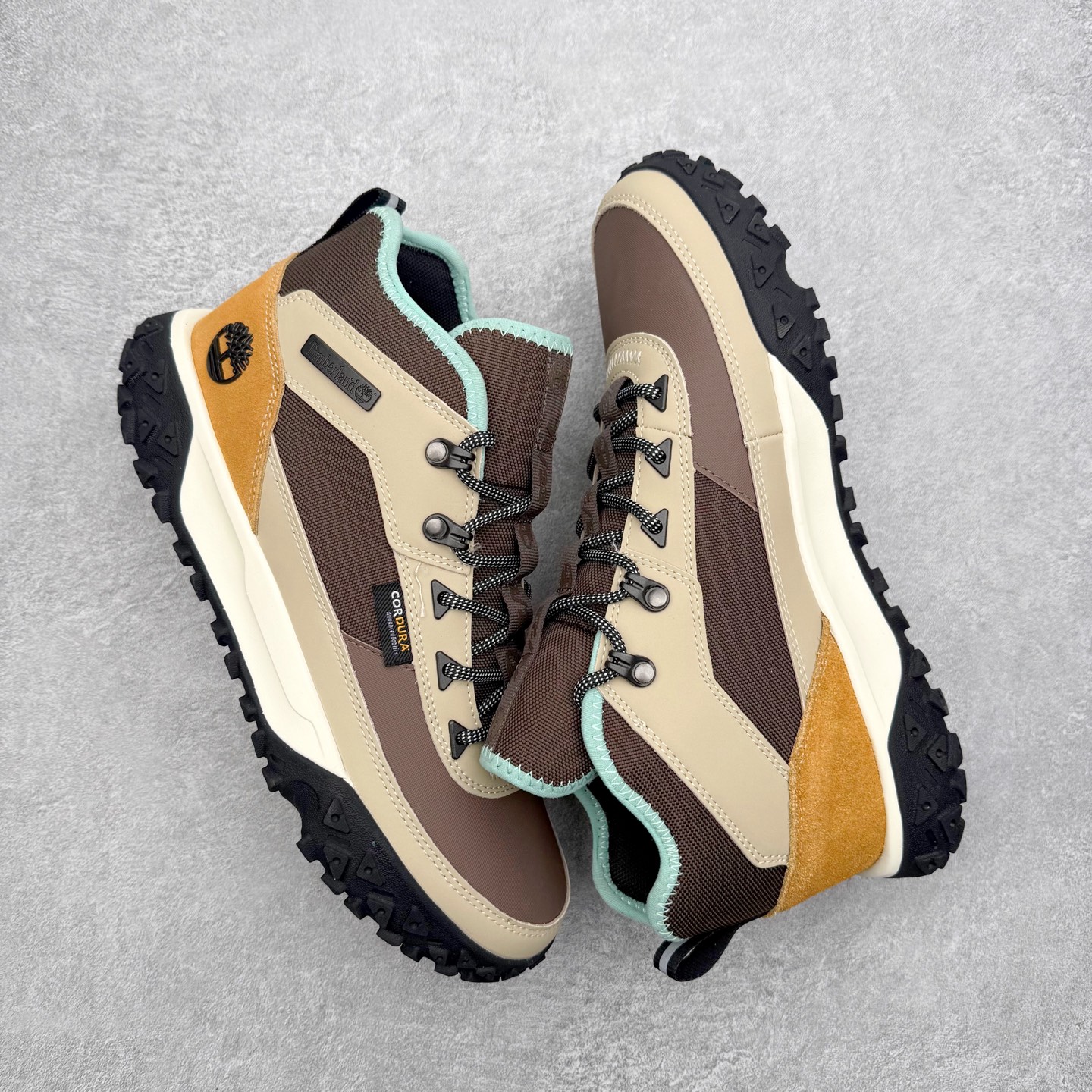 图片[3]-Timberland Greenstride Motion 6 添柏岚防滑耐磨低帮户外功能鞋 简约大方的造型设计，给人以随性休闲的时尚格调，穿着舒适轻便，运动灵活自如，满足日常个性穿搭。Timberland户外品牌最早成立于1918年的美国波士顿，它的成功故事就从第一双防水皮靴Yellow Boots开始。这双具备完全防水机能的靴子瞬间广受好评，他那独创又不失古典的款式，以及大胆使用黄色的崭新风格，吸引了广大消费者的目光。现今仍不改其原有风貌的这双黄靴，就是火遍全球的“大黄靴”。Timberland的高端工艺、实穿耐用等特点让他拥有绝对鞋界地位。尺码：40 41 41.5 42 43 43.5 44 44.5 45 45.5 46-选品中心