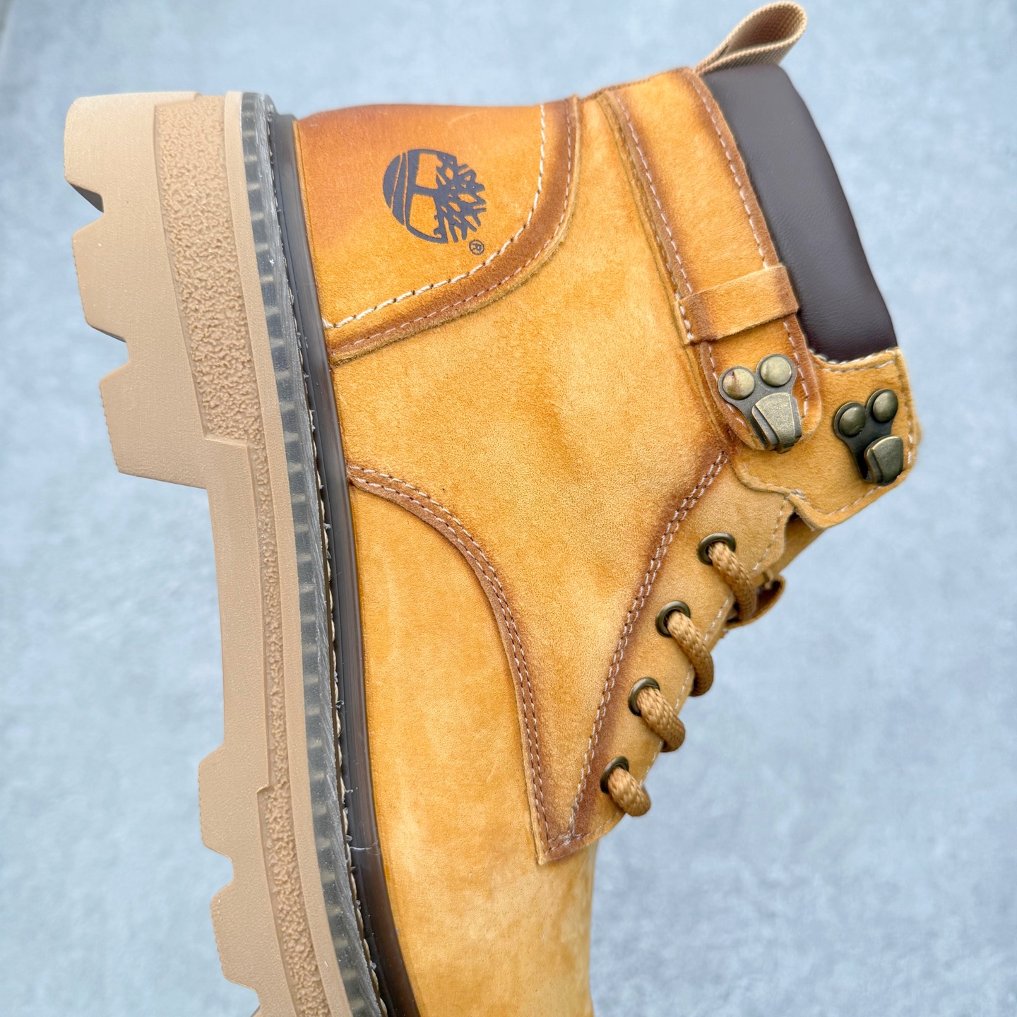 图片[6]-Timberland添柏岚/天伯伦户外中帮休闲大黄靴系列 广东大厂品质 原盒原包装 面料采用意大利🇮🇹顶级磨砂细纹牛皮 搭配防臭防腐真皮乳胶鞋垫 给您完美的穿着体验 质量考究耐穿 型男必备 专治不帅 高品质脚感一流 尺码：38 39 40 41 42 43 44（皮鞋码）-选品中心