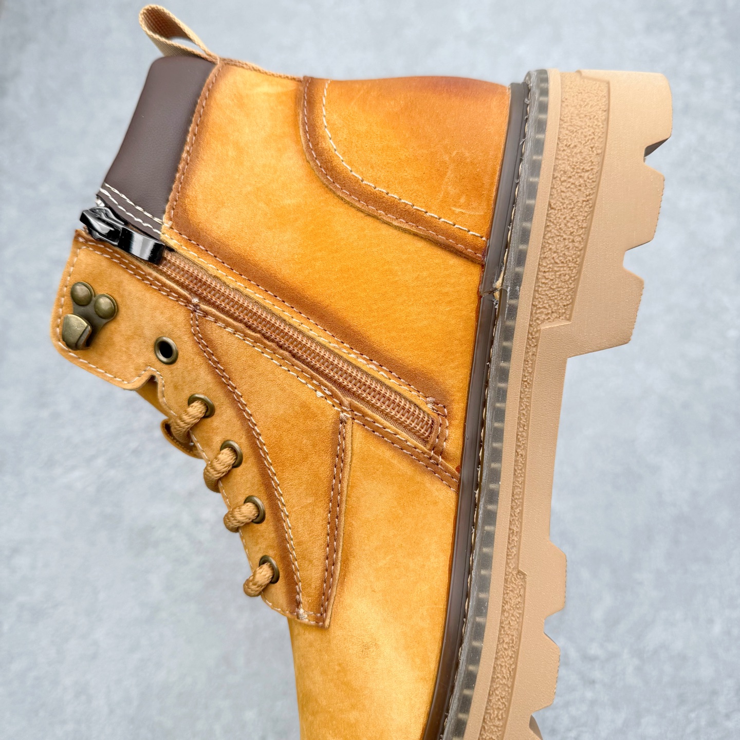 图片[7]-Timberland添柏岚/天伯伦户外中帮休闲大黄靴系列 广东大厂品质 原盒原包装 面料采用意大利🇮🇹顶级磨砂细纹牛皮 搭配防臭防腐真皮乳胶鞋垫 给您完美的穿着体验 质量考究耐穿 型男必备 专治不帅 高品质脚感一流 尺码：38 39 40 41 42 43 44（皮鞋码）-选品中心