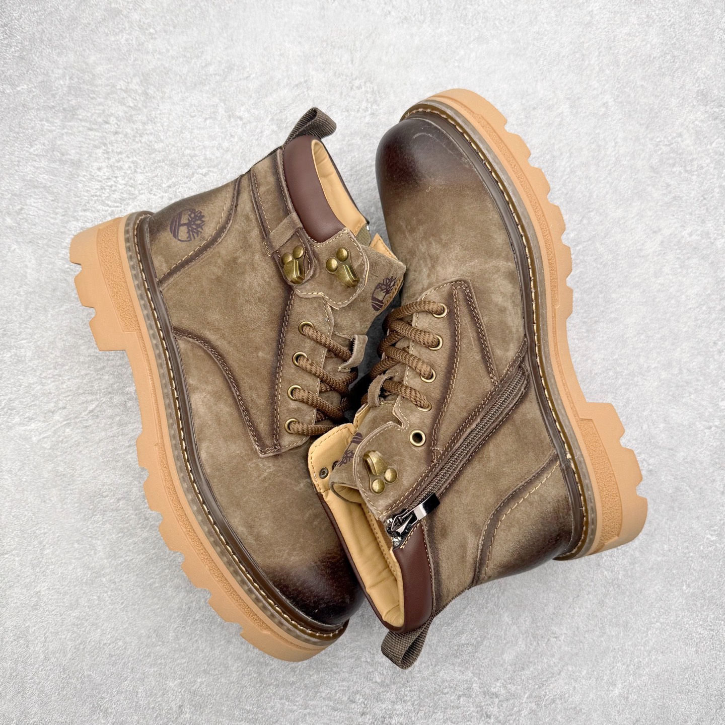 图片[3]-Timberland添柏岚/天伯伦户外中帮休闲大黄靴系列 广东大厂品质 原盒原包装 面料采用意大利🇮🇹顶级磨砂细纹牛皮 搭配防臭防腐真皮乳胶鞋垫 给您完美的穿着体验 质量考究耐穿 型男必备 专治不帅 高品质脚感一流 尺码：38 39 40 41 42 43 44（皮鞋码）-选品中心