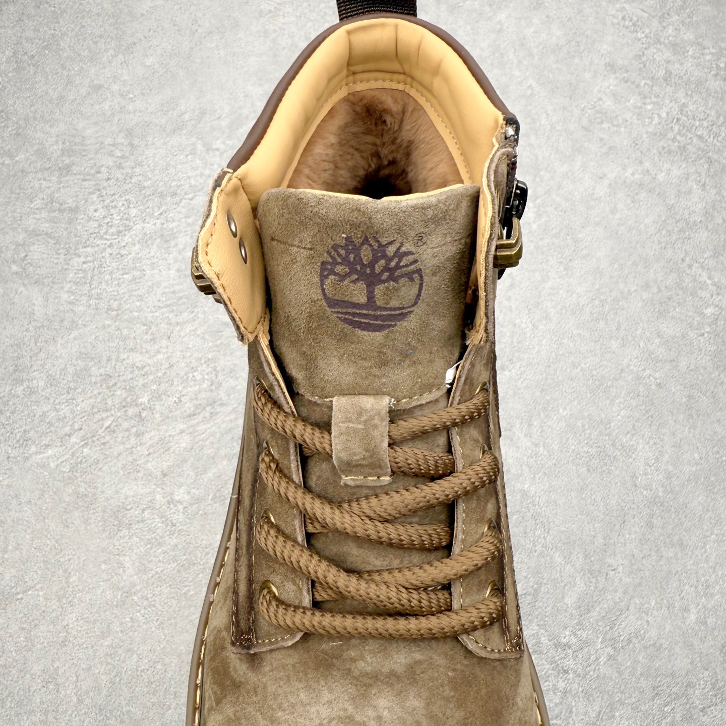 图片[5]-Timberland添柏岚/天伯伦户外中帮休闲大黄靴系列 广东大厂品质 原盒原包装 面料采用意大利🇮🇹顶级磨砂细纹牛皮 搭配防臭防腐真皮乳胶鞋垫 给您完美的穿着体验 质量考究耐穿 型男必备 专治不帅 高品质脚感一流 尺码：38 39 40 41 42 43 44（皮鞋码）-选品中心