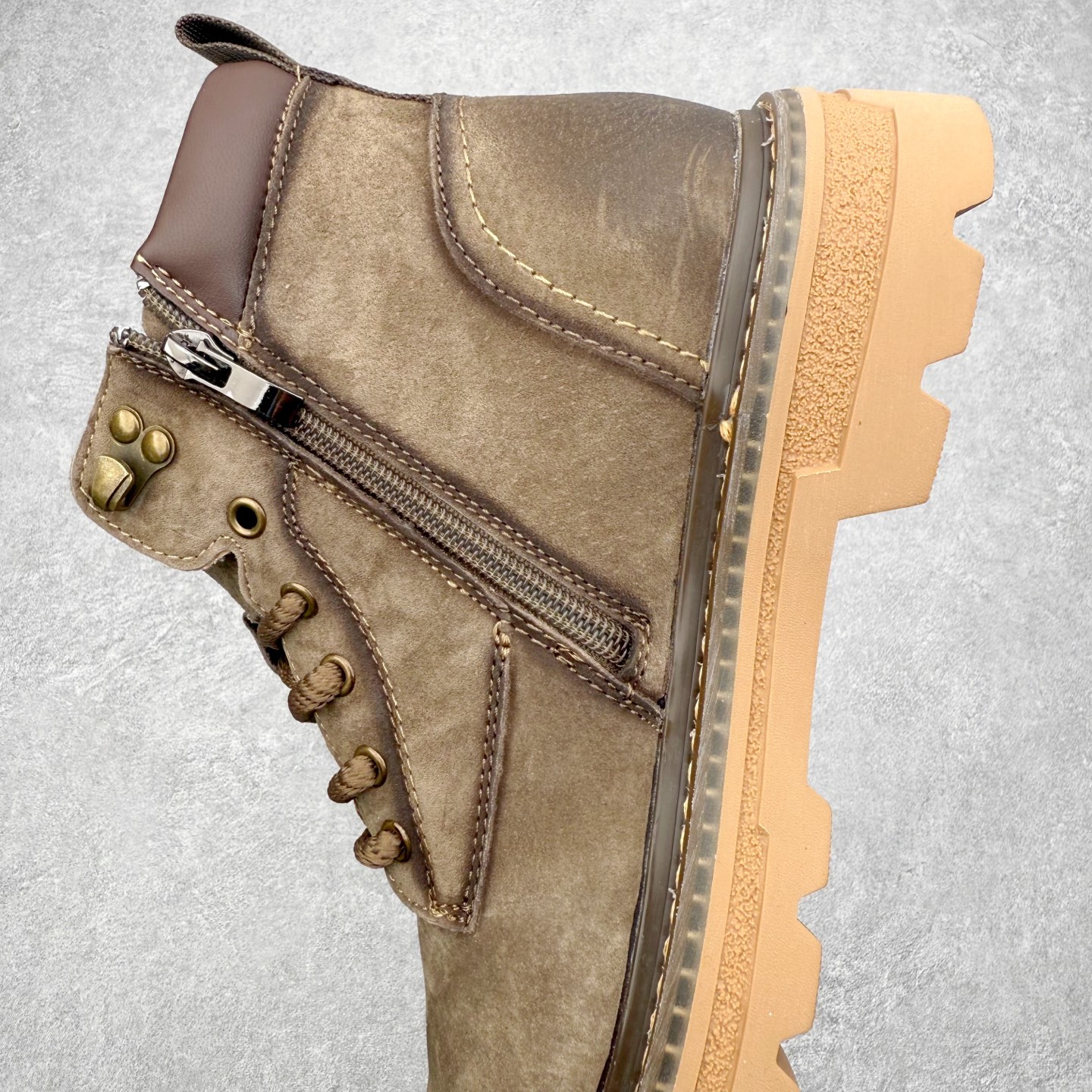 图片[7]-Timberland添柏岚/天伯伦户外中帮休闲大黄靴系列 广东大厂品质 原盒原包装 面料采用意大利🇮🇹顶级磨砂细纹牛皮 搭配防臭防腐真皮乳胶鞋垫 给您完美的穿着体验 质量考究耐穿 型男必备 专治不帅 高品质脚感一流 尺码：38 39 40 41 42 43 44（皮鞋码）-选品中心