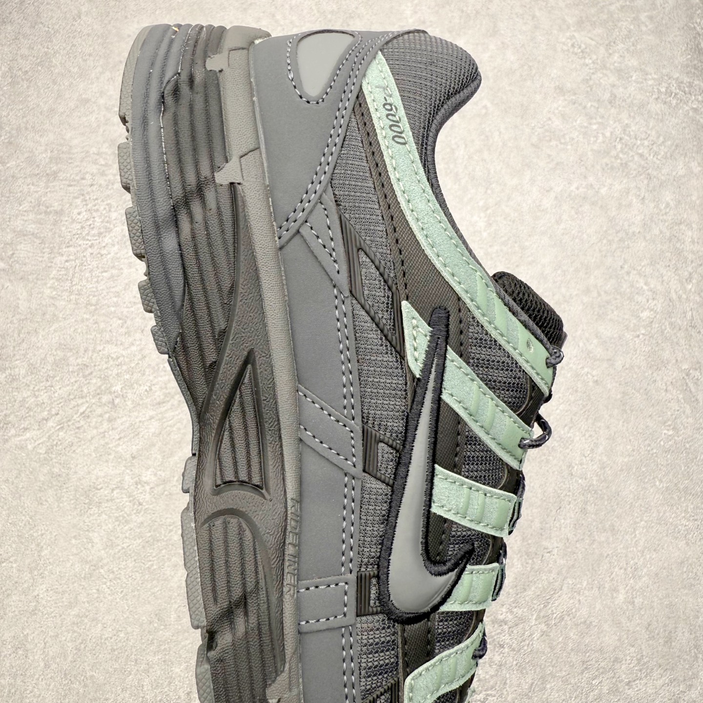 图片[6]-＃CS纯原 NK P-6000 系列低帮复古老爹风休闲运动舒适慢跑鞋 IM5997-060 购入原鞋原装纸板楦头开发 独家私模四层组合大底 市场唯一正确版本 良心定价 新配色陆续出货 进口三文治网面 融合 Pegasus 过往运动鞋设计 助力 21 世纪早期跑步运动跃升时尚新高度 采用透气网眼布、运动风格线条和耐穿覆面 兼具吸睛外观和舒适感受 中底泡绵以田径赛道为灵感 打造厚实设计 缔造出众缓震性能 尺码：36 36.5 37.5 38 38.5 39 40 40.5 41 42 42.5 43 44 44.5 45-选品中心