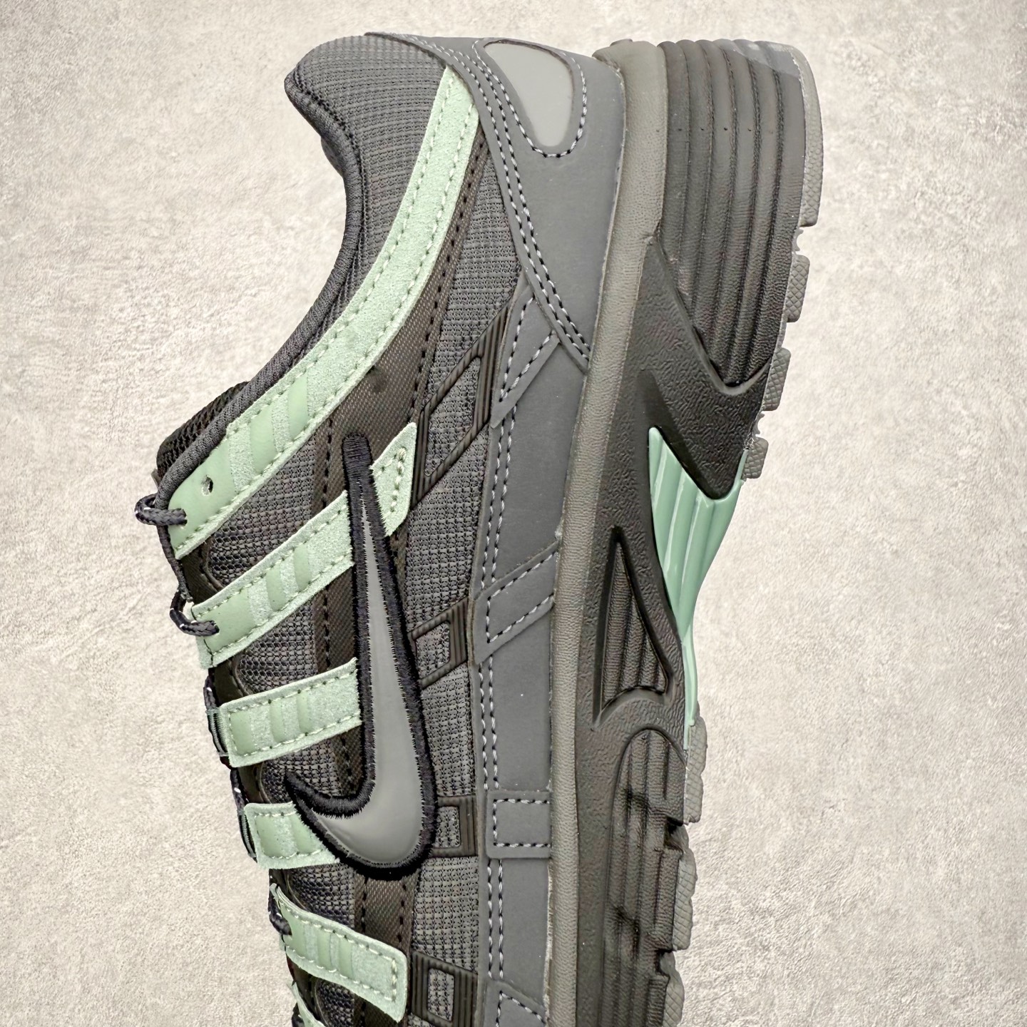 图片[7]-＃CS纯原 NK P-6000 系列低帮复古老爹风休闲运动舒适慢跑鞋 IM5997-060 购入原鞋原装纸板楦头开发 独家私模四层组合大底 市场唯一正确版本 良心定价 新配色陆续出货 进口三文治网面 融合 Pegasus 过往运动鞋设计 助力 21 世纪早期跑步运动跃升时尚新高度 采用透气网眼布、运动风格线条和耐穿覆面 兼具吸睛外观和舒适感受 中底泡绵以田径赛道为灵感 打造厚实设计 缔造出众缓震性能 尺码：36 36.5 37.5 38 38.5 39 40 40.5 41 42 42.5 43 44 44.5 45-选品中心