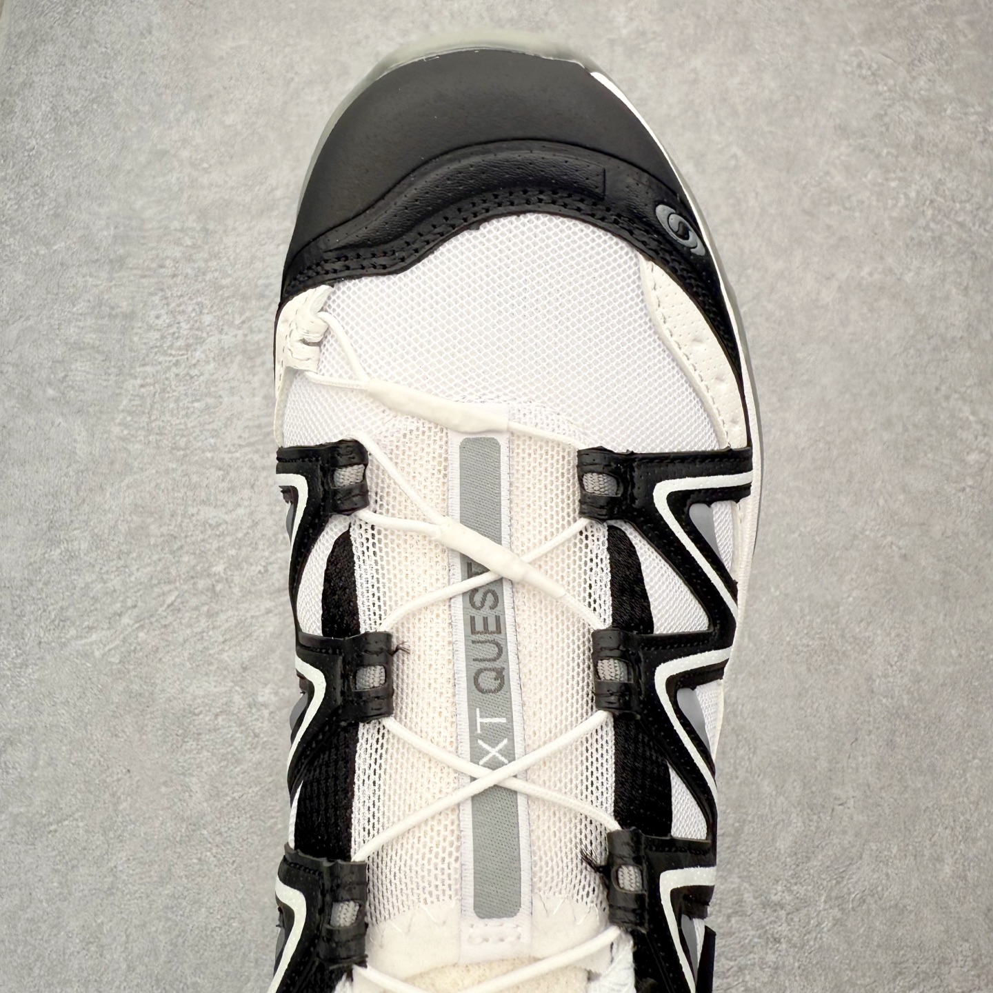 图片[4]-＃PK4.0 Salomon XT-QUEST ADV 萨洛蒙潮流越野机能户外功能鞋 基于市场现有版本全新升级调整改良 现阶段市场最强产物 全新主色陆续出货 大底描漆工整零瑕疵 鞋头定型弧度完美 纯原外贸平台特供订单 耗时半年巨作 全套原纸板楦头开发 原厂特供网布配套加持 确保原汁原味 完美呈现版型 原档数据独家私模五层组合大底 男女鞋同步官方开发至46.5 原装Ortholite轻量化鞋垫 中底布带钢印编号 原厂TPU锁扣 进口港宝加持 后跟自然饱满 还原公司包裹性 基于 SALOMON 初代 XT 鞋身造型并搭载 4D ADVANCED CHASSIS™ 大底打造而成 为这款 XT-QUEST 带来了多项足部控制与保护等功能性 如在运动过程中控制左右晃动的过程而提高稳定性、改善长途越野过程中足中到足尖的过渡、提高感知岩石的精确度以抵抗尖锐物体对脚底的伤害以及采用动态缓冲来增强穿着舒适感 从而减轻疲劳感 使XT-QUEST 成为一双舒适且安全的户外之履 尺码：36 36.5 37.5 38 38.5 39 40 40.5 41 42 42.5 43 44 44.5 45-选品中心