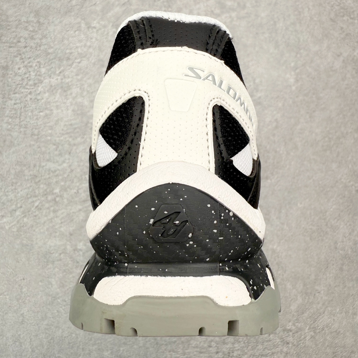 图片[8]-＃PK4.0 Salomon XT-QUEST ADV 萨洛蒙潮流越野机能户外功能鞋 基于市场现有版本全新升级调整改良 现阶段市场最强产物 全新主色陆续出货 大底描漆工整零瑕疵 鞋头定型弧度完美 纯原外贸平台特供订单 耗时半年巨作 全套原纸板楦头开发 原厂特供网布配套加持 确保原汁原味 完美呈现版型 原档数据独家私模五层组合大底 男女鞋同步官方开发至46.5 原装Ortholite轻量化鞋垫 中底布带钢印编号 原厂TPU锁扣 进口港宝加持 后跟自然饱满 还原公司包裹性 基于 SALOMON 初代 XT 鞋身造型并搭载 4D ADVANCED CHASSIS™ 大底打造而成 为这款 XT-QUEST 带来了多项足部控制与保护等功能性 如在运动过程中控制左右晃动的过程而提高稳定性、改善长途越野过程中足中到足尖的过渡、提高感知岩石的精确度以抵抗尖锐物体对脚底的伤害以及采用动态缓冲来增强穿着舒适感 从而减轻疲劳感 使XT-QUEST 成为一双舒适且安全的户外之履 尺码：36 36.5 37.5 38 38.5 39 40 40.5 41 42 42.5 43 44 44.5 45-选品中心