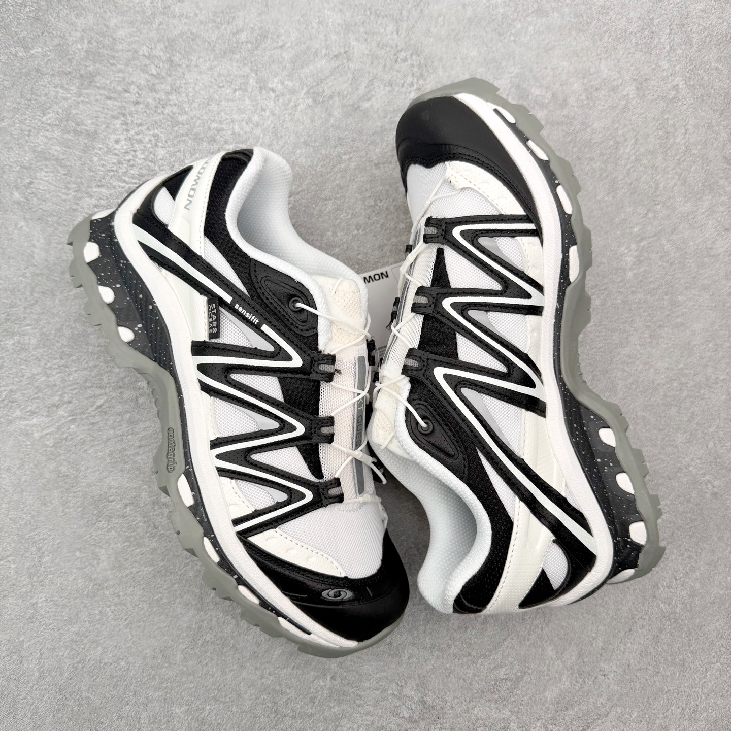 图片[3]-＃PK4.0 Salomon XT-QUEST ADV 萨洛蒙潮流越野机能户外功能鞋 基于市场现有版本全新升级调整改良 现阶段市场最强产物 全新主色陆续出货 大底描漆工整零瑕疵 鞋头定型弧度完美 纯原外贸平台特供订单 耗时半年巨作 全套原纸板楦头开发 原厂特供网布配套加持 确保原汁原味 完美呈现版型 原档数据独家私模五层组合大底 男女鞋同步官方开发至46.5 原装Ortholite轻量化鞋垫 中底布带钢印编号 原厂TPU锁扣 进口港宝加持 后跟自然饱满 还原公司包裹性 基于 SALOMON 初代 XT 鞋身造型并搭载 4D ADVANCED CHASSIS™ 大底打造而成 为这款 XT-QUEST 带来了多项足部控制与保护等功能性 如在运动过程中控制左右晃动的过程而提高稳定性、改善长途越野过程中足中到足尖的过渡、提高感知岩石的精确度以抵抗尖锐物体对脚底的伤害以及采用动态缓冲来增强穿着舒适感 从而减轻疲劳感 使XT-QUEST 成为一双舒适且安全的户外之履 尺码：36 36.5 37.5 38 38.5 39 40 40.5 41 42 42.5 43 44 44.5 45-选品中心