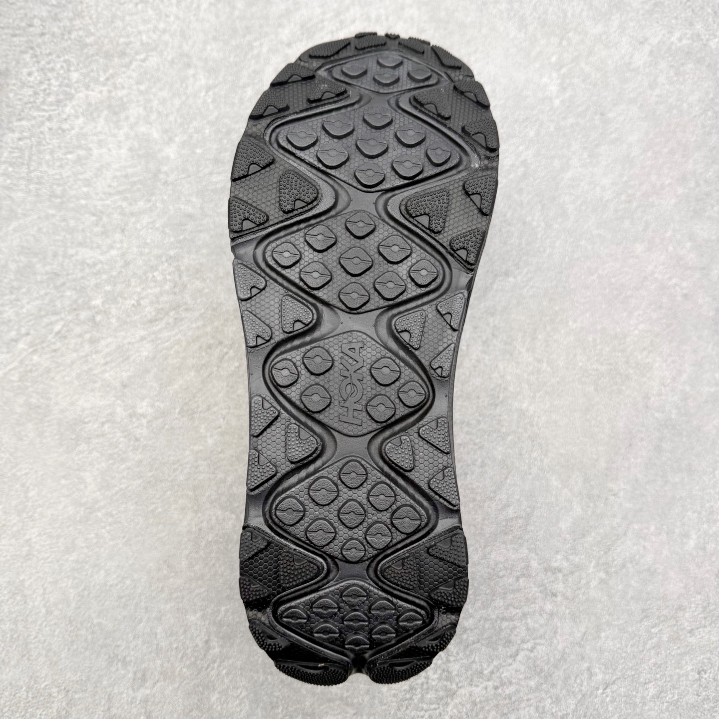 图片[9]-HOKA ONE ONE Ora Primo EXT 舒缓穆勒 运动舒适 防滑支撑 低帮 生活休闲鞋 男女同款 HOKA ONE ONE是来自美国的跑步鞋知名品牌，创立于2009年，始终致力于为所有跑者提供更新、更好的跑步装备。相比常规跑鞋，HOKA ONE ONE特别研发使用性能独特的几何形跑鞋中底，此种鞋底更厚、更高、回弹性也更好，除了卓越的缓冲性能，它还能为各种阶段的跑者带来更具动感、更加稳定的跑步体验。HOKAONE ONE从设计之初就清楚意识到，要保证跑者步幅的均匀一致，双脚自然而然的运动至关重要。尺码：36 36.5 37.5 38 39 40 40.5 41 42 42.5 43 44 45-选品中心