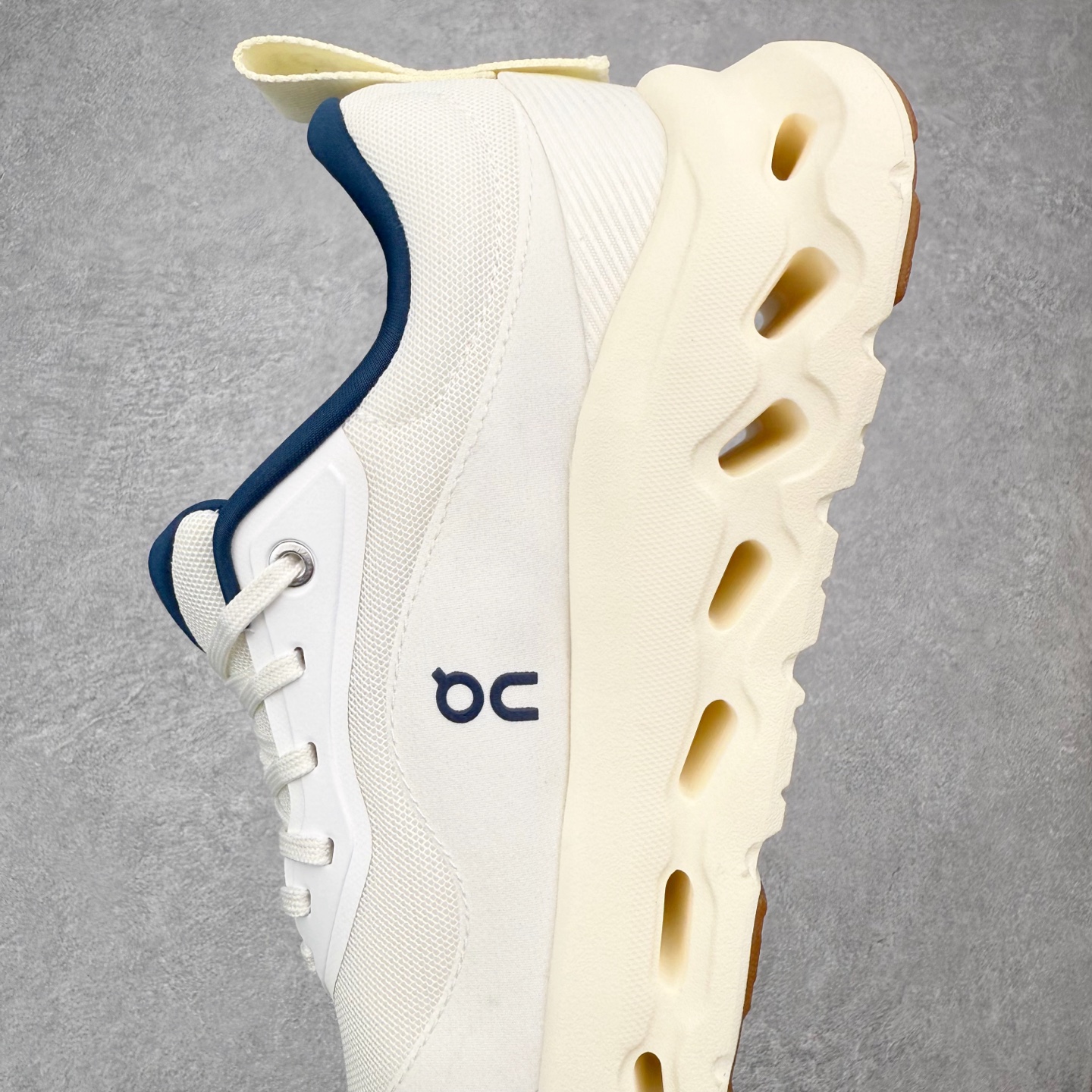 图片[7]-LOEWE x On Cloudtilt 2.0 昂跑罗意威联名 圆头系带生活休闲鞋 此运动品牌 开创于2010年 缓震着陆、强效回弹、轻柔质感的设计构思始终是ON研制关键 与此同时基于“为全球提供革新性的跑步感受”信念 陆续推出了多款跑鞋及其以专业运动人体跑步工程学为设计关键的功能性跑步服饰设备 让跑者不费力气地畅快畅跑 尺码：36 36.5 37.5 38 38.5 39 40 40.5 41 42 42.5 43 44 44.5 45-选品中心