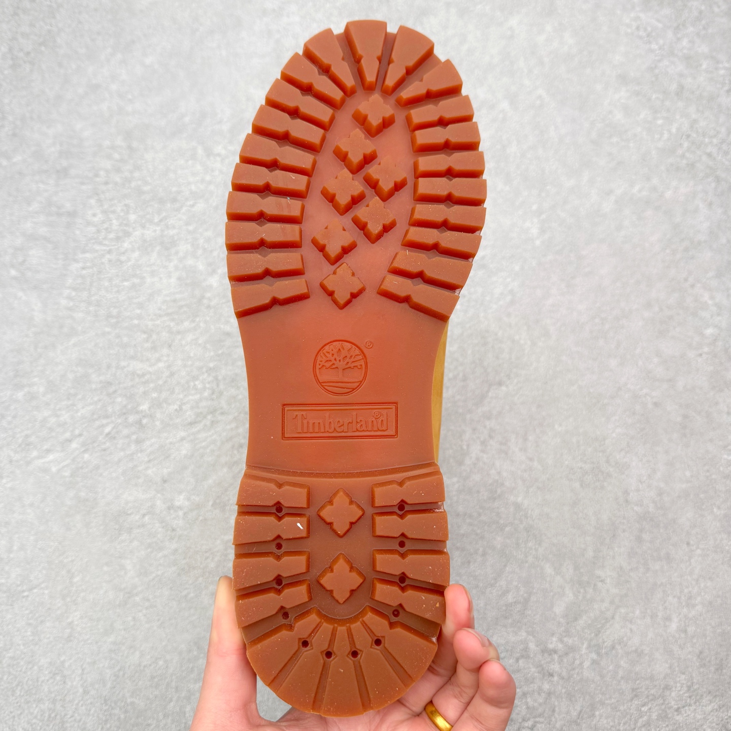 图片[9]-＃ZS Timberland x Bape x Undefeated 天伯伦/添柏岚 猿人头 不败 三方联名限量款 卖了两年也卖爆了两年的经典联名款 中山大厂代工生产 原厂精选防水磨砂牛皮 顶级注塑大底 正品四线并齐工艺 原厂bape 纹路压花 横折动态防泼水 原厂包装盒以及配件一应俱全 Size 36 37 38 39.5 40 41 42 43 44 45 46 男码偏大-选品中心