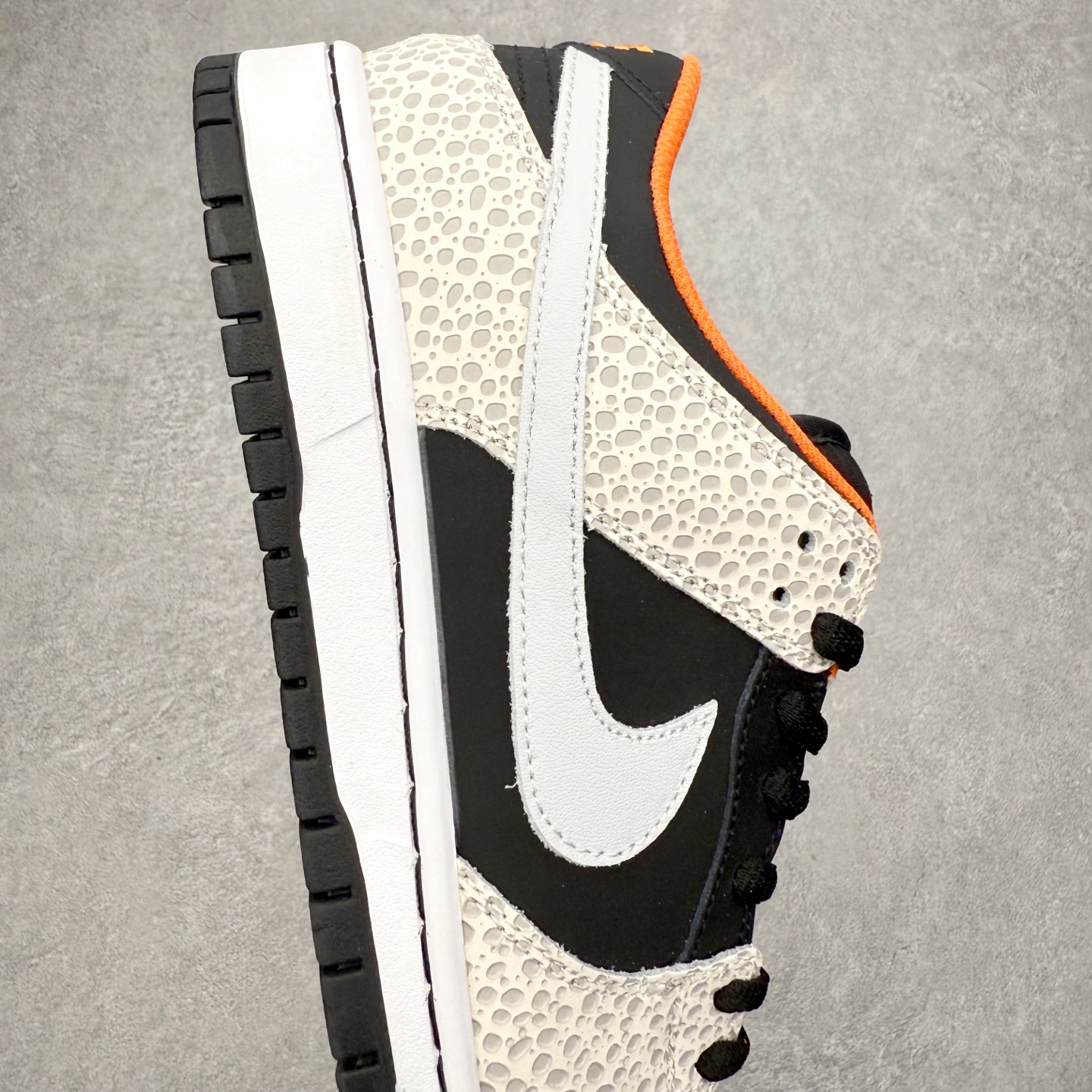 图片[6]-＃F版 NK SB Dunk Low FZ1233-001 极限压缩利润空间 超乎所想的高性价比 用料绝不含糊 原盒原配 正确耐磨橡胶大底 超高清洁度 全鞋零毛边皮料切割 全套原楦原模倾力打造完美版型 尺码：36 36.5 37.5 38 38.5 39 40 40.5 41 42 42.5 43 44 44.5 45 46 47.5-选品中心