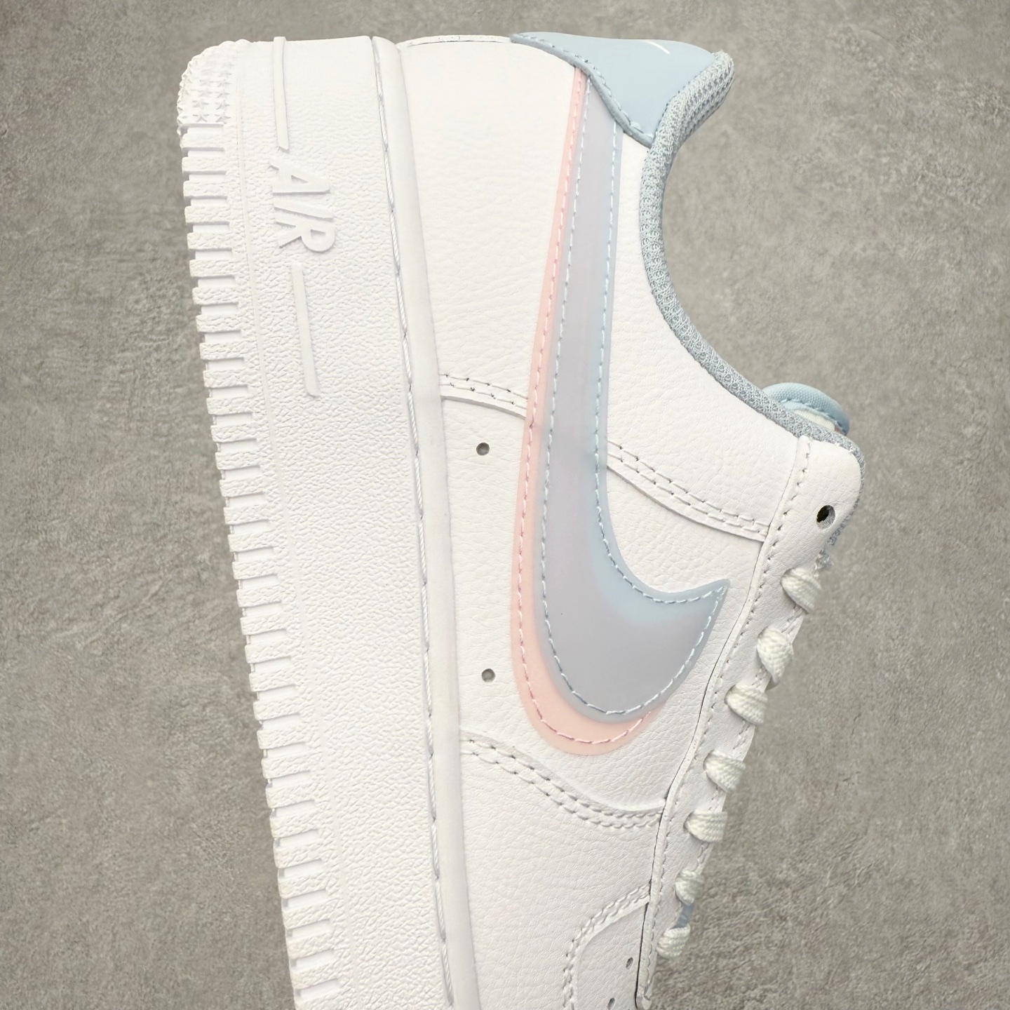 图片[6]-NK Air Force 1´07 Low 空军一号低帮百搭休闲运动板鞋CW1574-100 柔软、弹性十足的缓震性能和出色的中底设计 横跨复古与现代的外型结合 造就出风靡全球 三十多年的Force 1 直到今天还深受青睐 实拍调校N版已经零色差零失真 百分百还原实物色彩所见即所得 不存在货不对板色差等低级问题 选购参考实物拍摄 不混卖不参货 只用心做好货严格选品 承诺混一赔十 尺码：36 36.5 37.5 38 38.5 39 40 40.5 41 42 42.5 43 44 44.5 45-选品中心