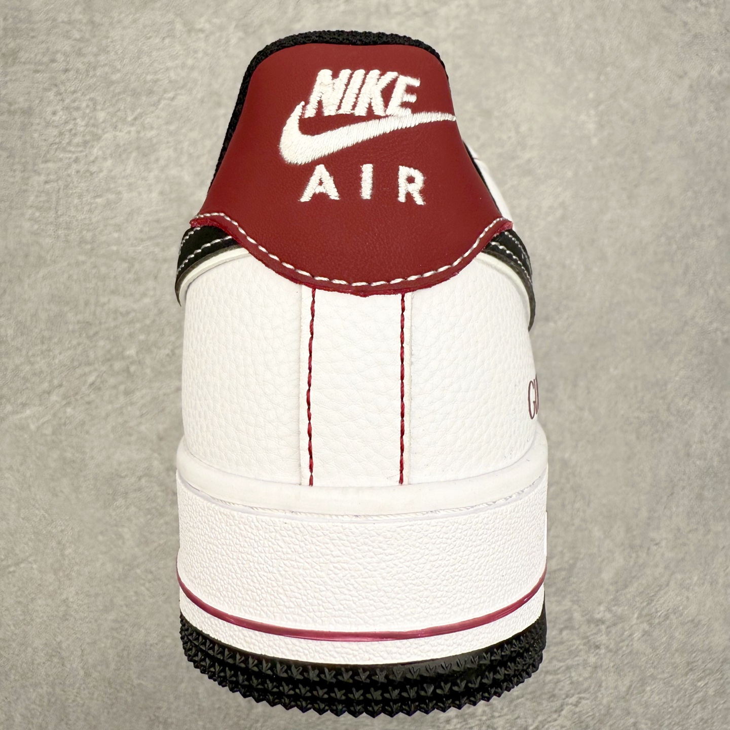 图片[8]-NK Air Force 1´07 Low 空军一号低帮百搭休闲运动板鞋 KK1988-511 柔软、弹性十足的缓震性能和出色的中底设计 横跨复古与现代的外型结合 造就出风靡全球 三十多年的Force 1 直到今天还深受青睐 实拍调校N版已经零色差零失真 百分百还原实物色彩所见即所得 不存在货不对板色差等低级问题 选购参考实物拍摄 不混卖不参货 只用心做好货严格选品 承诺混一赔十 尺码：36 36.5 37.5 38 38.5 39 40 40.5 41 42 42.5 43 44 44.5 45-选品中心