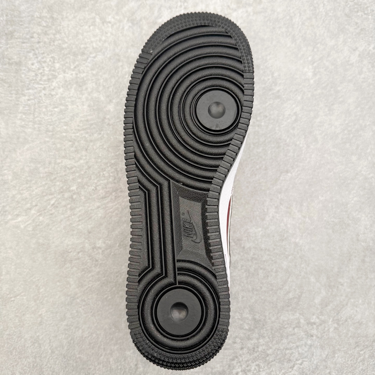 图片[9]-NK Air Force 1´07 Low 空军一号低帮百搭休闲运动板鞋 KK1988-511 柔软、弹性十足的缓震性能和出色的中底设计 横跨复古与现代的外型结合 造就出风靡全球 三十多年的Force 1 直到今天还深受青睐 实拍调校N版已经零色差零失真 百分百还原实物色彩所见即所得 不存在货不对板色差等低级问题 选购参考实物拍摄 不混卖不参货 只用心做好货严格选品 承诺混一赔十 尺码：36 36.5 37.5 38 38.5 39 40 40.5 41 42 42.5 43 44 44.5 45-选品中心