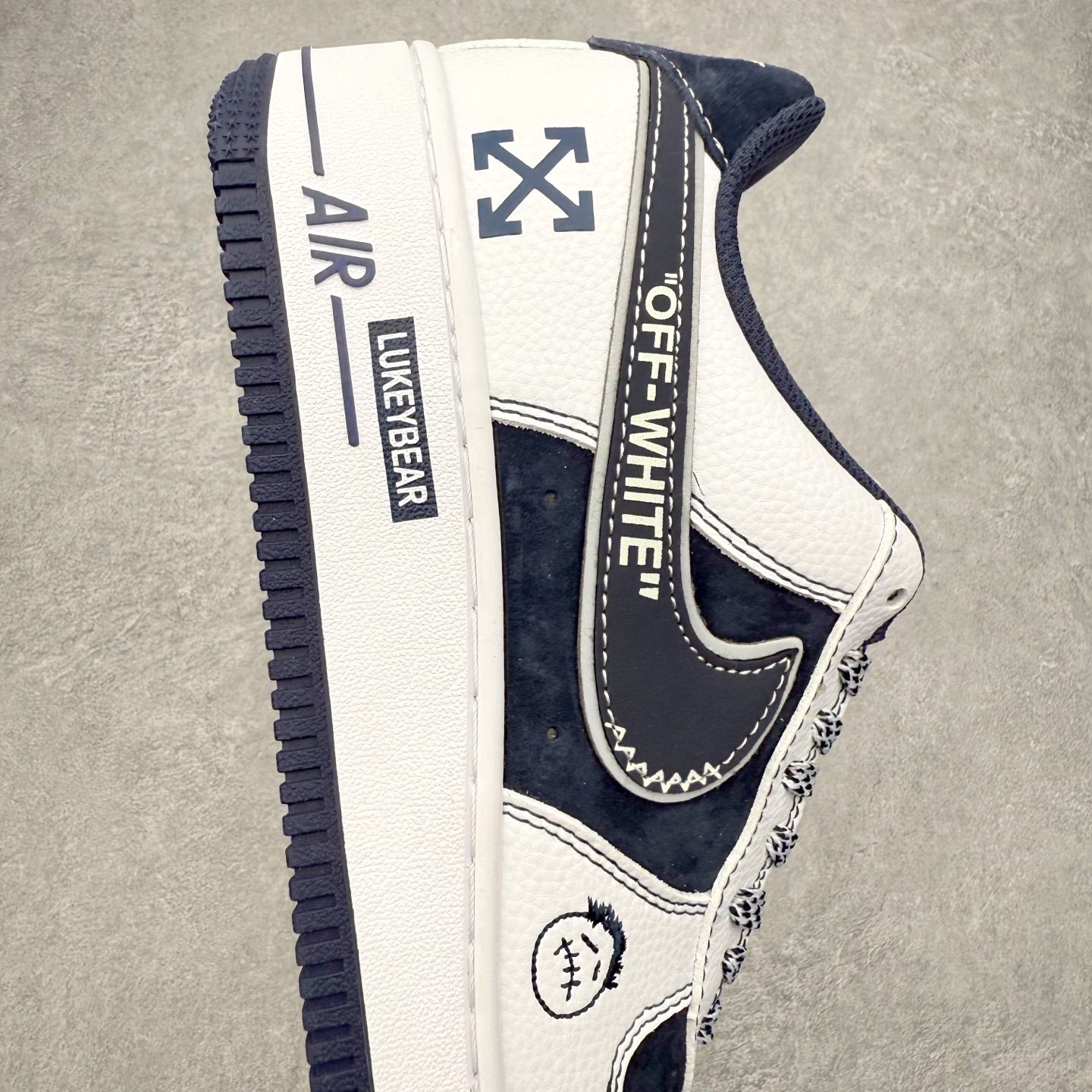 图片[6]-NK Air Force 1´07 Low 空军一号低帮百搭休闲运动板鞋 HV5999-002 柔软、弹性十足的缓震性能和出色的中底设计 横跨复古与现代的外型结合 造就出风靡全球 三十多年的Force 1 直到今天还深受青睐 实拍调校N版已经零色差零失真 百分百还原实物色彩所见即所得 不存在货不对板色差等低级问题 选购参考实物拍摄 不混卖不参货 只用心做好货严格选品 承诺混一赔十 尺码：36 36.5 37.5 38 38.5 39 40 40.5 41 42 42.5 43 44 44.5 45-选品中心