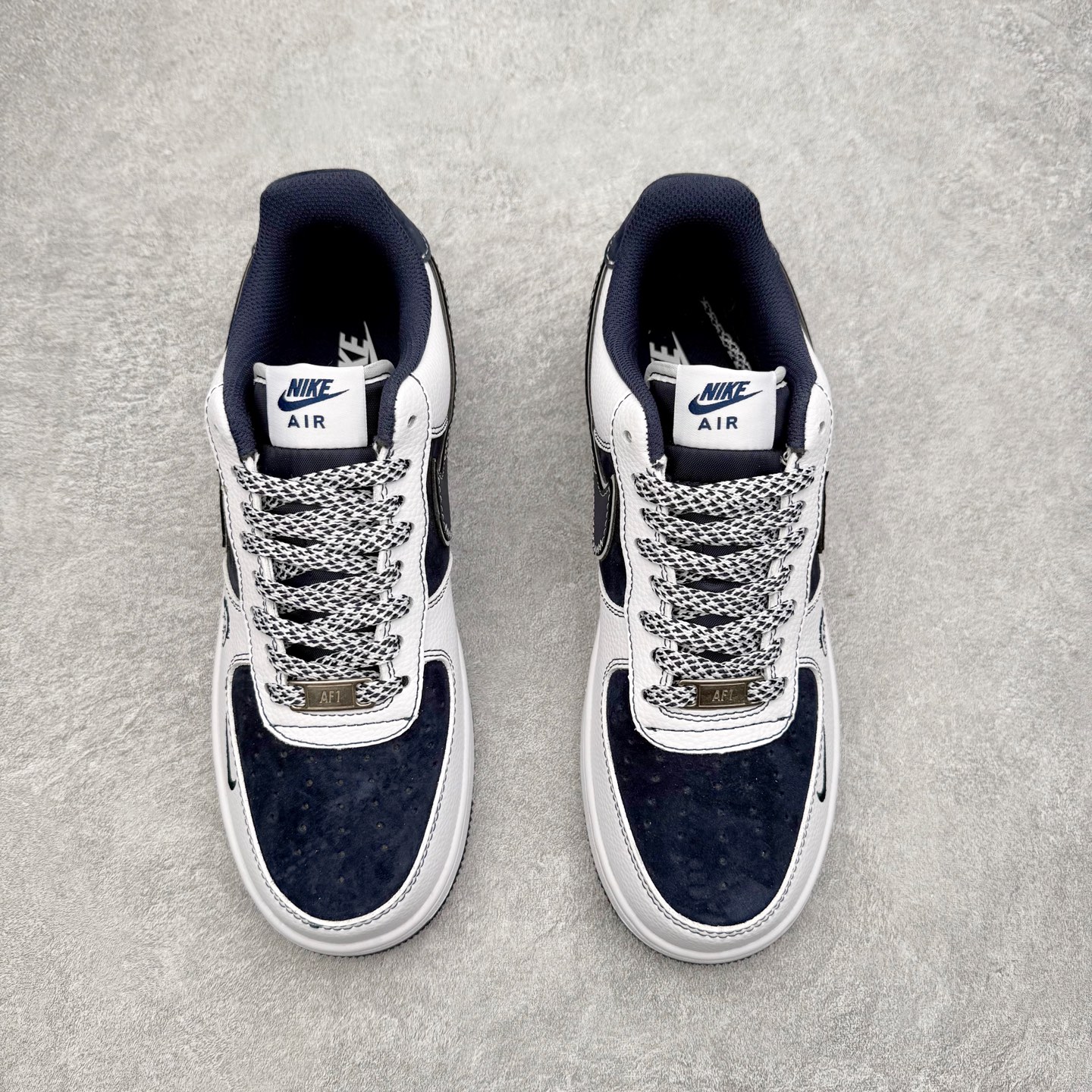 图片[2]-NK Air Force 1´07 Low 空军一号低帮百搭休闲运动板鞋 HV5999-002 柔软、弹性十足的缓震性能和出色的中底设计 横跨复古与现代的外型结合 造就出风靡全球 三十多年的Force 1 直到今天还深受青睐 实拍调校N版已经零色差零失真 百分百还原实物色彩所见即所得 不存在货不对板色差等低级问题 选购参考实物拍摄 不混卖不参货 只用心做好货严格选品 承诺混一赔十 尺码：36 36.5 37.5 38 38.5 39 40 40.5 41 42 42.5 43 44 44.5 45-选品中心