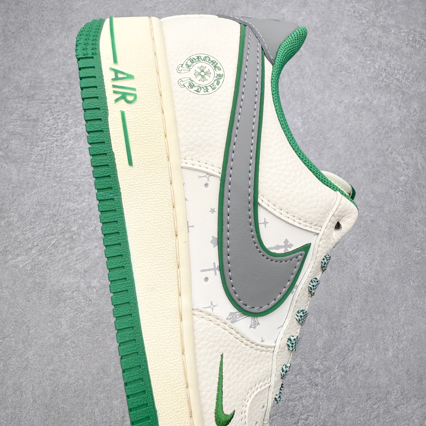 图片[6]-NK Air Force 1´07 Low 空军一号低帮百搭休闲运动板鞋 QW5606-260 柔软、弹性十足的缓震性能和出色的中底设计 横跨复古与现代的外型结合 造就出风靡全球 三十多年的Force 1 直到今天还深受青睐 实拍调校N版已经零色差零失真 百分百还原实物色彩所见即所得 不存在货不对板色差等低级问题 选购参考实物拍摄 不混卖不参货 只用心做好货严格选品 承诺混一赔十 尺码：36 36.5 37.5 38 38.5 39 40 40.5 41 42 42.5 43 44 44.5 45-选品中心