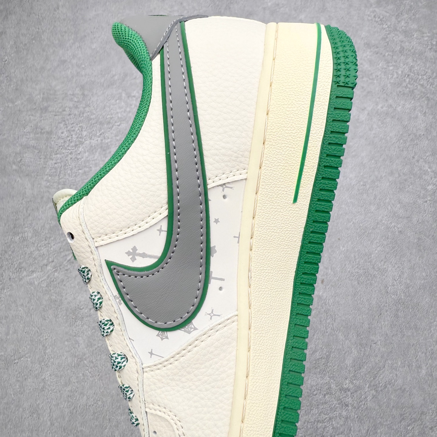 图片[7]-NK Air Force 1´07 Low 空军一号低帮百搭休闲运动板鞋 QW5606-260 柔软、弹性十足的缓震性能和出色的中底设计 横跨复古与现代的外型结合 造就出风靡全球 三十多年的Force 1 直到今天还深受青睐 实拍调校N版已经零色差零失真 百分百还原实物色彩所见即所得 不存在货不对板色差等低级问题 选购参考实物拍摄 不混卖不参货 只用心做好货严格选品 承诺混一赔十 尺码：36 36.5 37.5 38 38.5 39 40 40.5 41 42 42.5 43 44 44.5 45-选品中心