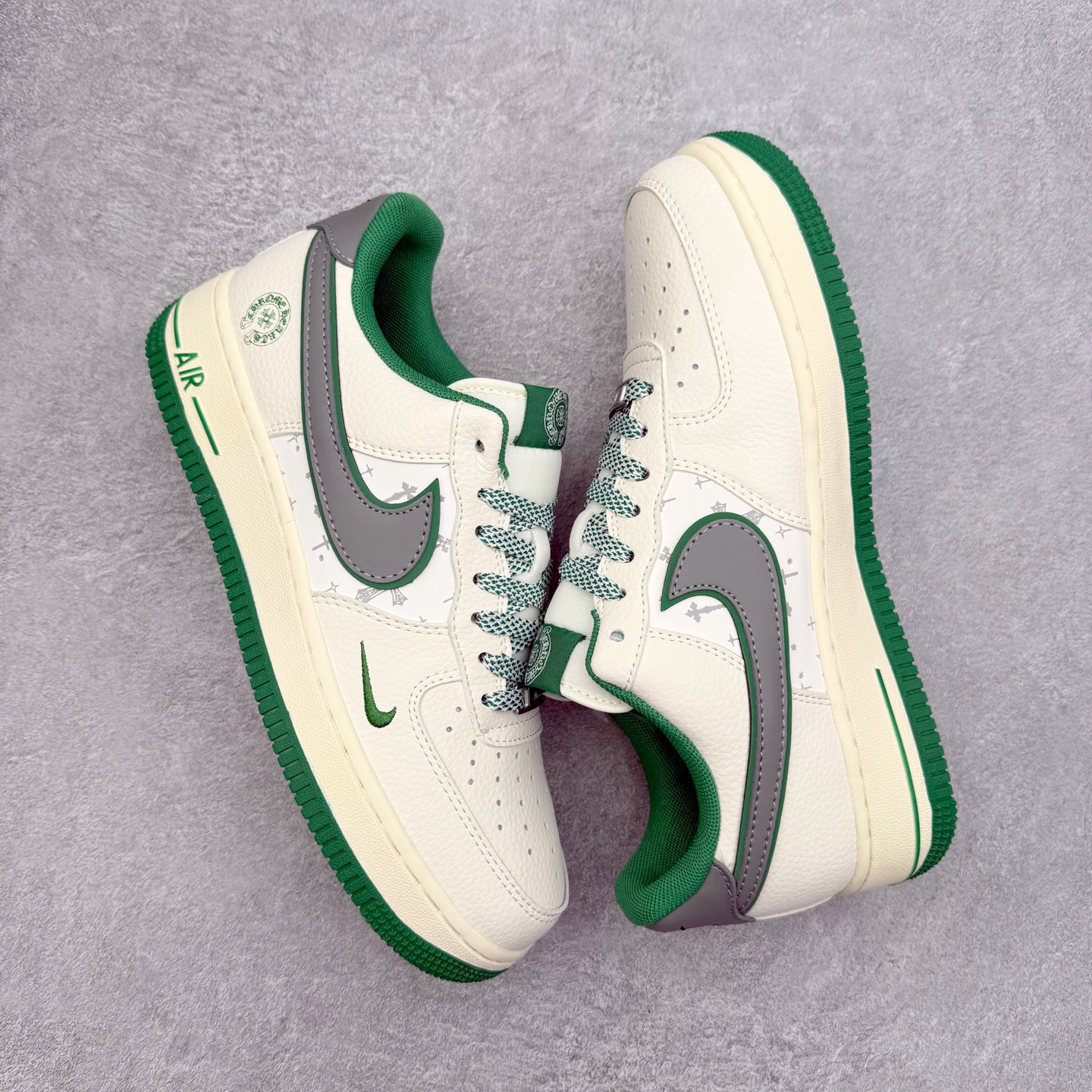 图片[3]-NK Air Force 1´07 Low 空军一号低帮百搭休闲运动板鞋 QW5606-260 柔软、弹性十足的缓震性能和出色的中底设计 横跨复古与现代的外型结合 造就出风靡全球 三十多年的Force 1 直到今天还深受青睐 实拍调校N版已经零色差零失真 百分百还原实物色彩所见即所得 不存在货不对板色差等低级问题 选购参考实物拍摄 不混卖不参货 只用心做好货严格选品 承诺混一赔十 尺码：36 36.5 37.5 38 38.5 39 40 40.5 41 42 42.5 43 44 44.5 45-选品中心