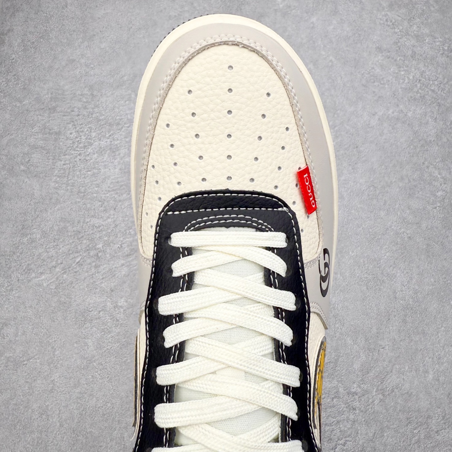 图片[4]-NK Air Force 1´07 Low 空军一号低帮百搭休闲运动板鞋 DF0188-104 柔软、弹性十足的缓震性能和出色的中底设计 横跨复古与现代的外型结合 造就出风靡全球 三十多年的Force 1 直到今天还深受青睐 实拍调校N版已经零色差零失真 百分百还原实物色彩所见即所得 不存在货不对板色差等低级问题 选购参考实物拍摄 不混卖不参货 只用心做好货严格选品 承诺混一赔十 尺码：36 36.5 37.5 38 38.5 39 40 40.5 41 42 42.5 43 44 44.5 45-选品中心