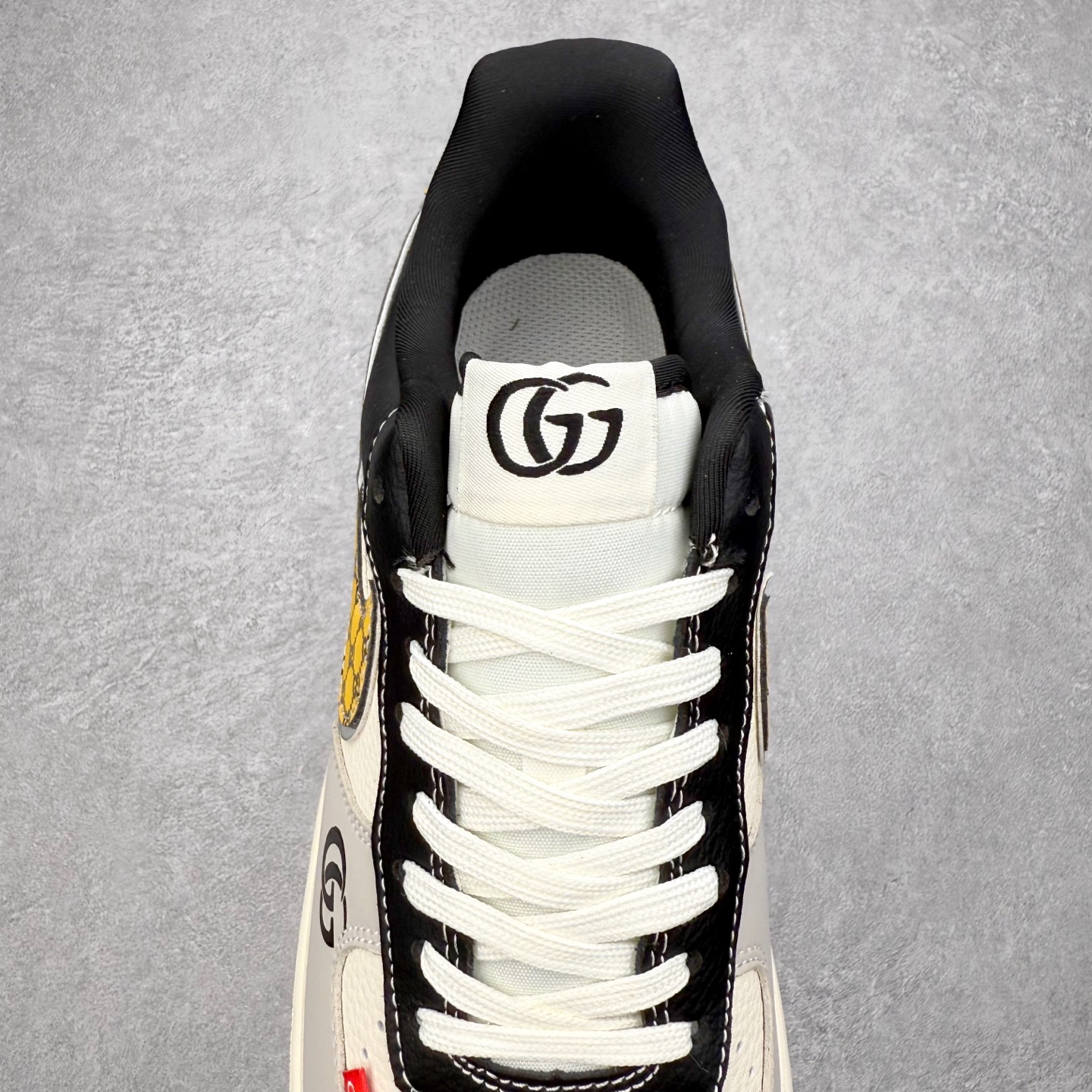 图片[5]-NK Air Force 1´07 Low 空军一号低帮百搭休闲运动板鞋 DF0188-104 柔软、弹性十足的缓震性能和出色的中底设计 横跨复古与现代的外型结合 造就出风靡全球 三十多年的Force 1 直到今天还深受青睐 实拍调校N版已经零色差零失真 百分百还原实物色彩所见即所得 不存在货不对板色差等低级问题 选购参考实物拍摄 不混卖不参货 只用心做好货严格选品 承诺混一赔十 尺码：36 36.5 37.5 38 38.5 39 40 40.5 41 42 42.5 43 44 44.5 45-选品中心