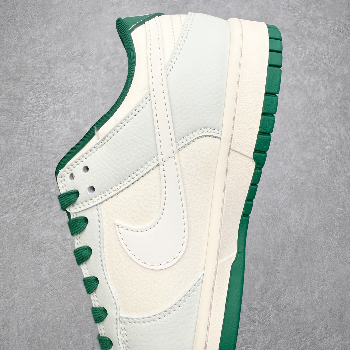 图片[7]-NK Dunk Low 定制配色 JP1628-063 大厂出品 极力推荐 原装头层材料 独家版型蒸餾加工帶來的是更好的视觉和脚感体验大厂纯原品质出货 清洁度 电绣工艺 皮料切割干净无任何毛边 细节完美 实拍调校N版已经零色差零失真 百分百还原实物色彩所见即所得 不存在货不对板色差等低级问题 选购参考实物拍摄 不混卖不参货 只用心做好货严格选品 承诺混一赔十 尺码：36 36.5 37.5 38 38.5 39 40 40.5 41 42 42.5 43 44 44.5 45-选品中心