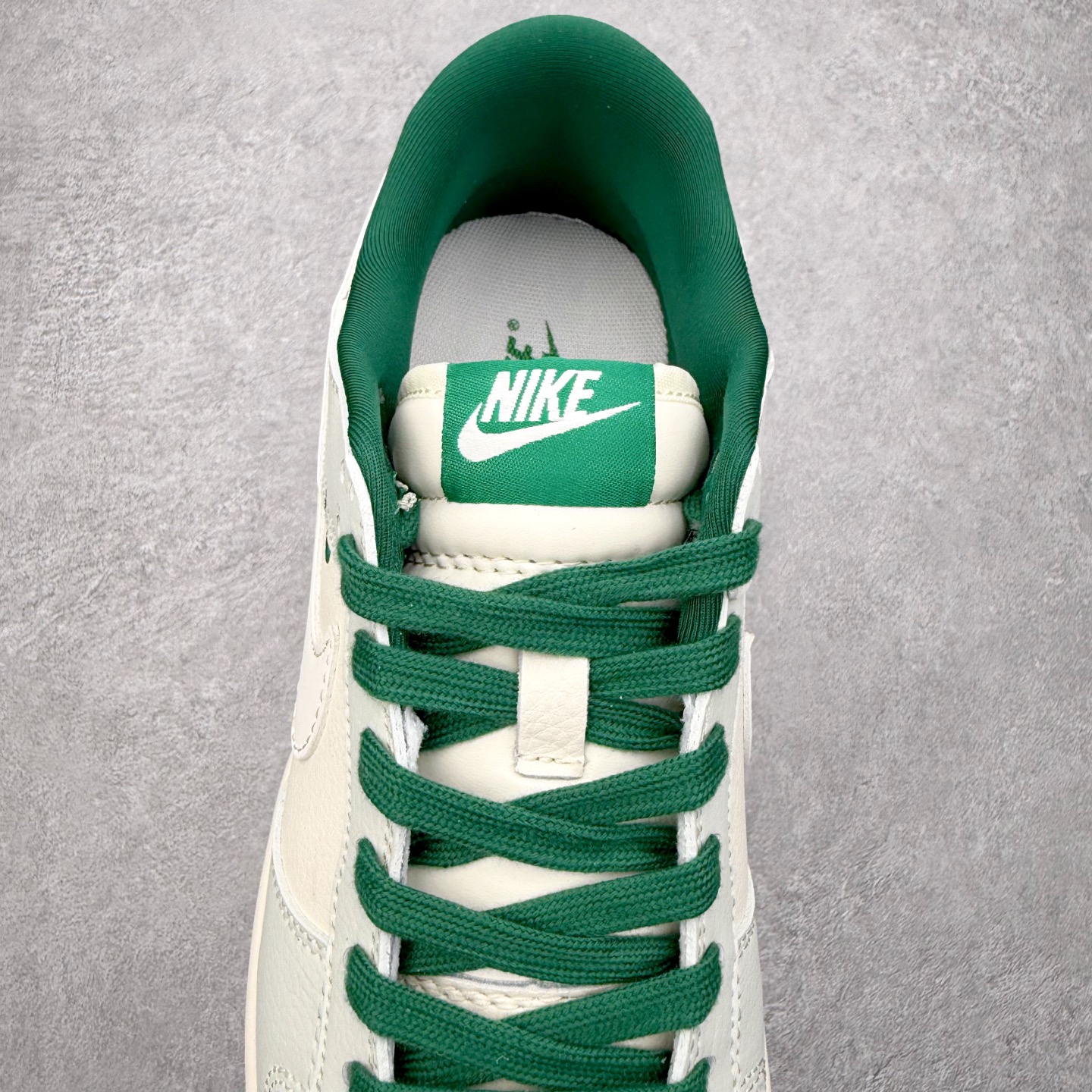 图片[5]-NK Dunk Low 定制配色 JP1628-063 大厂出品 极力推荐 原装头层材料 独家版型蒸餾加工帶來的是更好的视觉和脚感体验大厂纯原品质出货 清洁度 电绣工艺 皮料切割干净无任何毛边 细节完美 实拍调校N版已经零色差零失真 百分百还原实物色彩所见即所得 不存在货不对板色差等低级问题 选购参考实物拍摄 不混卖不参货 只用心做好货严格选品 承诺混一赔十 尺码：36 36.5 37.5 38 38.5 39 40 40.5 41 42 42.5 43 44 44.5 45-选品中心