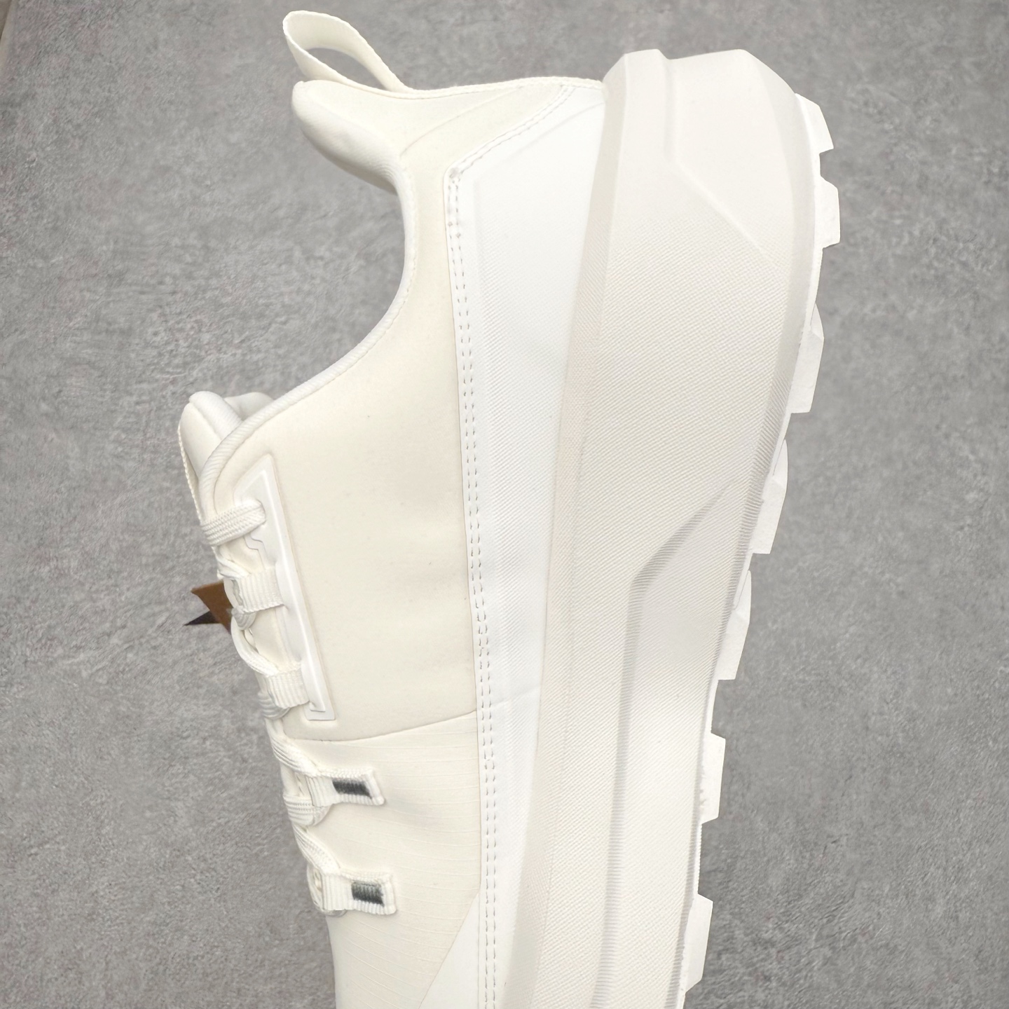 图片[7]-MAMMUT猛犸象 Aenergy 舒适百搭 耐磨防滑 低帮徒步鞋 MAMMUT是高山运动、登山和户外运动装备品牌，其产品以可靠的质量和创新的设计领导着世界潮流，MAMMUT代表着最高的安全性，其产品线几乎覆盖所有户外领域，依靠其产品安全可靠的性能以及丰富的产品线而享誉全球。实拍调校N版已经零色差零失真 百分百还原实物色彩所见即所得 不存在货不对板色差等低级问题 选购参考实物拍摄 不混卖不参货 只用心做好货严格选品 承诺混一赔十 尺码：36 36.5 37.5 38 38.5 39 40 40.5 41 42 42.5 43 44 44.5 45-选品中心