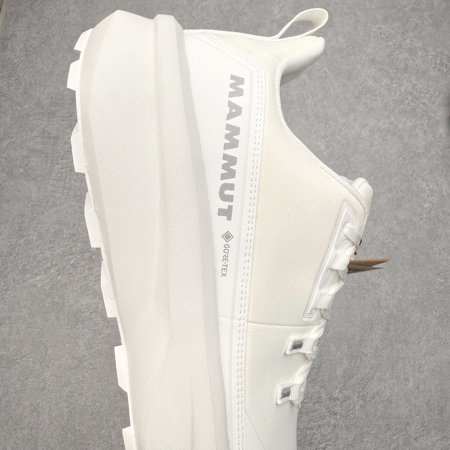 图片[6]-MAMMUT猛犸象 Aenergy 舒适百搭 耐磨防滑 低帮徒步鞋 MAMMUT是高山运动、登山和户外运动装备品牌，其产品以可靠的质量和创新的设计领导着世界潮流，MAMMUT代表着最高的安全性，其产品线几乎覆盖所有户外领域，依靠其产品安全可靠的性能以及丰富的产品线而享誉全球。实拍调校N版已经零色差零失真 百分百还原实物色彩所见即所得 不存在货不对板色差等低级问题 选购参考实物拍摄 不混卖不参货 只用心做好货严格选品 承诺混一赔十 尺码：36 36.5 37.5 38 38.5 39 40 40.5 41 42 42.5 43 44 44.5 45-选品中心