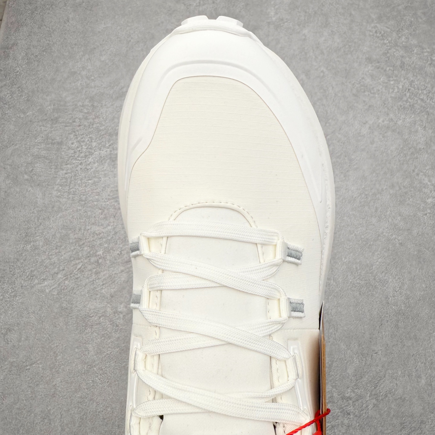 图片[4]-MAMMUT猛犸象 Aenergy 舒适百搭 耐磨防滑 低帮徒步鞋 MAMMUT是高山运动、登山和户外运动装备品牌，其产品以可靠的质量和创新的设计领导着世界潮流，MAMMUT代表着最高的安全性，其产品线几乎覆盖所有户外领域，依靠其产品安全可靠的性能以及丰富的产品线而享誉全球。实拍调校N版已经零色差零失真 百分百还原实物色彩所见即所得 不存在货不对板色差等低级问题 选购参考实物拍摄 不混卖不参货 只用心做好货严格选品 承诺混一赔十 尺码：36 36.5 37.5 38 38.5 39 40 40.5 41 42 42.5 43 44 44.5 45-选品中心