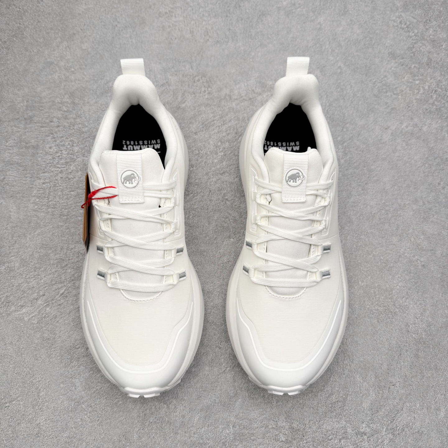 图片[2]-MAMMUT猛犸象 Aenergy 舒适百搭 耐磨防滑 低帮徒步鞋 MAMMUT是高山运动、登山和户外运动装备品牌，其产品以可靠的质量和创新的设计领导着世界潮流，MAMMUT代表着最高的安全性，其产品线几乎覆盖所有户外领域，依靠其产品安全可靠的性能以及丰富的产品线而享誉全球。实拍调校N版已经零色差零失真 百分百还原实物色彩所见即所得 不存在货不对板色差等低级问题 选购参考实物拍摄 不混卖不参货 只用心做好货严格选品 承诺混一赔十 尺码：36 36.5 37.5 38 38.5 39 40 40.5 41 42 42.5 43 44 44.5 45-选品中心