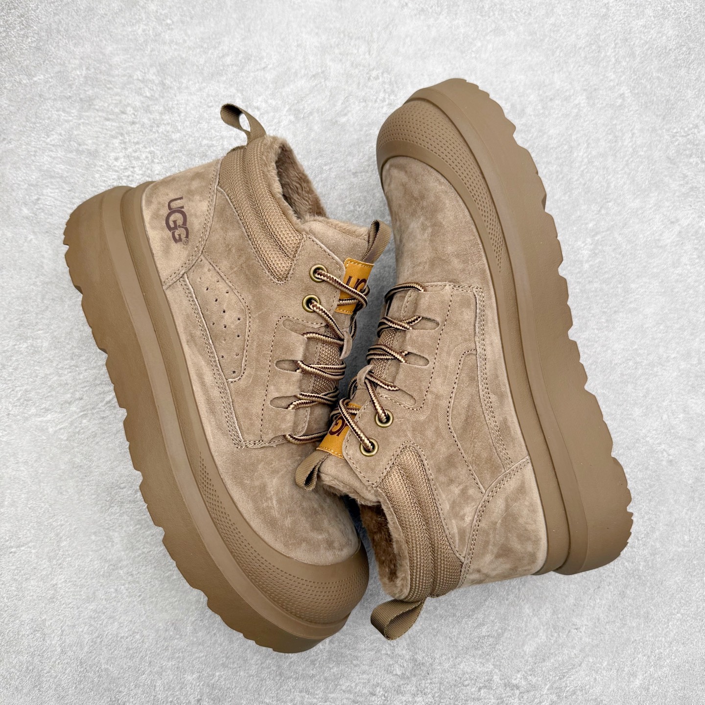 图片[3]-UGG Tasman Weather Hybrid 塔斯曼混合系列户外中帮休闲马丁靴雪地靴UGG秋冬新品 秋冬必备（内里加绒保暖🔥）时尚休闲马丁靴雪地靴系列 代购专供品质 面料采用进口头层牛皮材质 鞋内里采用🔥毛茸一体内里保暖锁热。外置防滑橡胶大底 系带设计 穿脱十分方便 采用TPU模压定型真皮鞋面材质#科技外底防滑,耐磨性和良好的弹性！尺码：39-44-选品中心