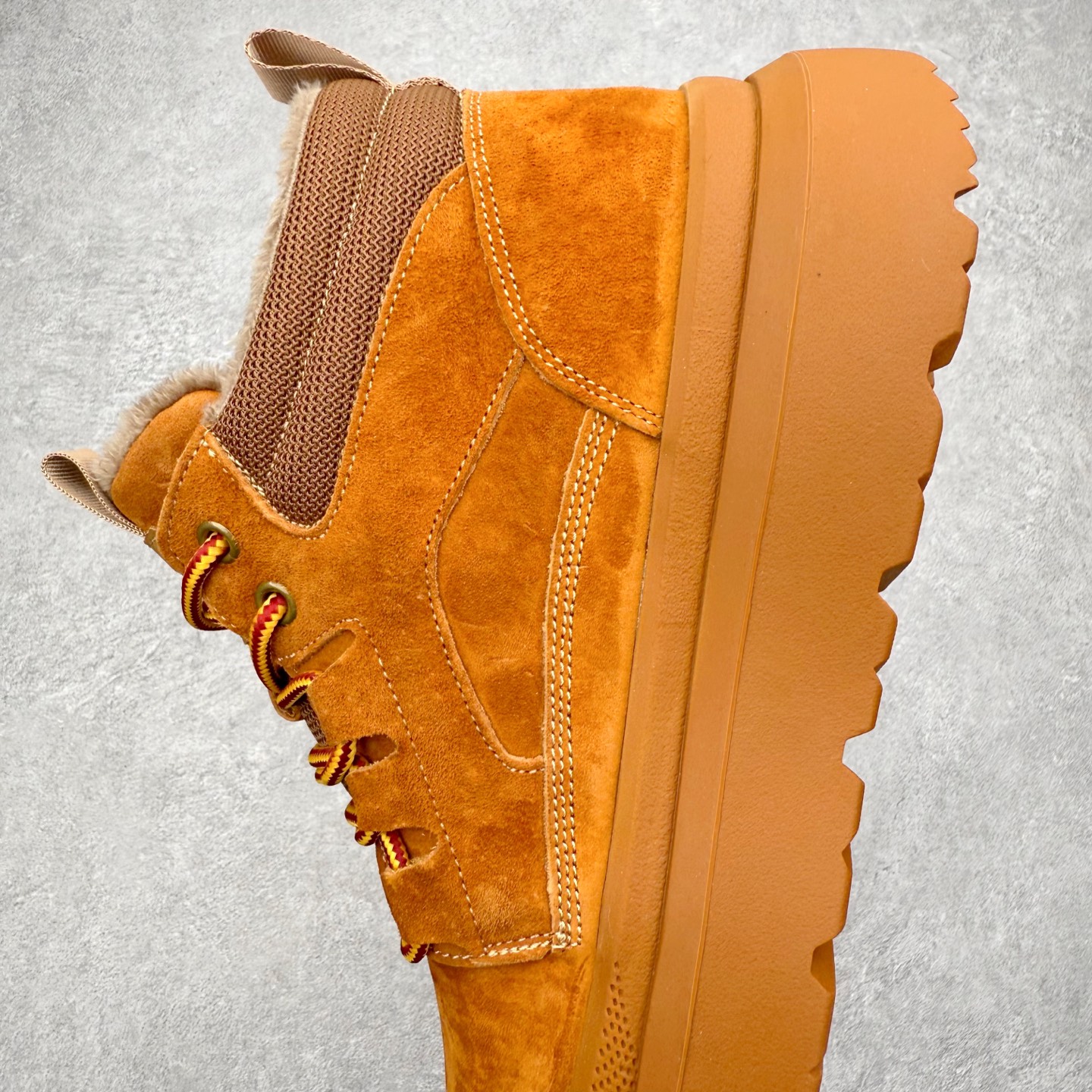 图片[7]-UGG Tasman Weather Hybrid 塔斯曼混合系列户外中帮休闲马丁靴雪地靴UGG秋冬新品 秋冬必备（内里加绒保暖🔥）时尚休闲马丁靴雪地靴系列 代购专供品质 面料采用进口头层牛皮材质 鞋内里采用🔥毛茸一体内里保暖锁热。外置防滑橡胶大底 系带设计 穿脱十分方便 采用TPU模压定型真皮鞋面材质#科技外底防滑,耐磨性和良好的弹性！尺码：39-44-选品中心