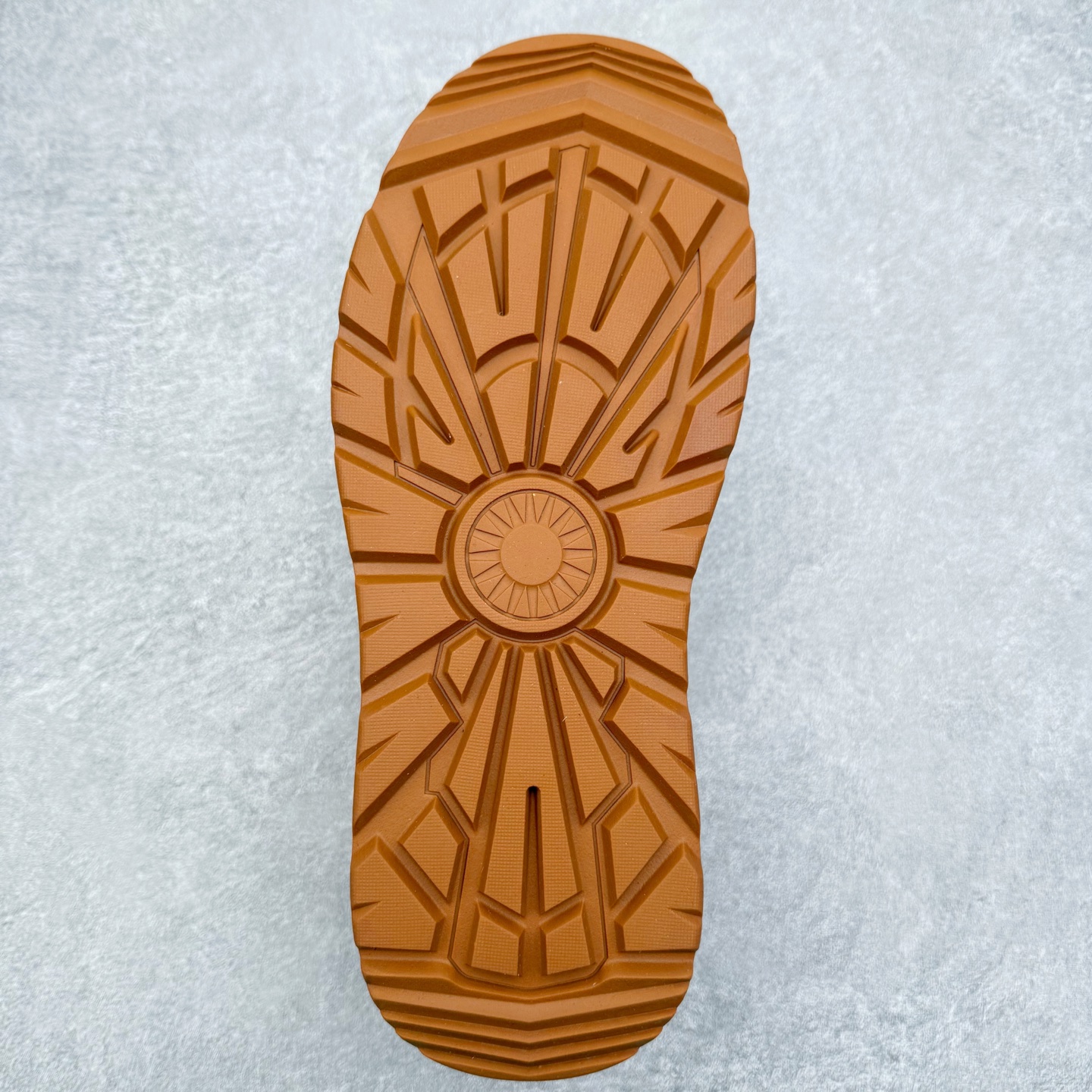 图片[9]-UGG Tasman Weather Hybrid 塔斯曼混合系列户外中帮休闲马丁靴雪地靴UGG秋冬新品 秋冬必备（内里加绒保暖🔥）时尚休闲马丁靴雪地靴系列 代购专供品质 面料采用进口头层牛皮材质 鞋内里采用🔥毛茸一体内里保暖锁热。外置防滑橡胶大底 系带设计 穿脱十分方便 采用TPU模压定型真皮鞋面材质#科技外底防滑,耐磨性和良好的弹性！尺码：39-44-选品中心