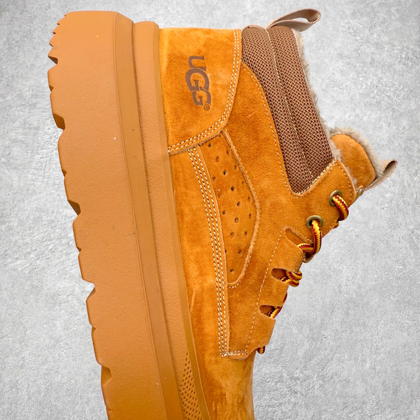 图片[6]-UGG Tasman Weather Hybrid 塔斯曼混合系列户外中帮休闲马丁靴雪地靴UGG秋冬新品 秋冬必备（内里加绒保暖🔥）时尚休闲马丁靴雪地靴系列 代购专供品质 面料采用进口头层牛皮材质 鞋内里采用🔥毛茸一体内里保暖锁热。外置防滑橡胶大底 系带设计 穿脱十分方便 采用TPU模压定型真皮鞋面材质#科技外底防滑,耐磨性和良好的弹性！尺码：39-44-选品中心