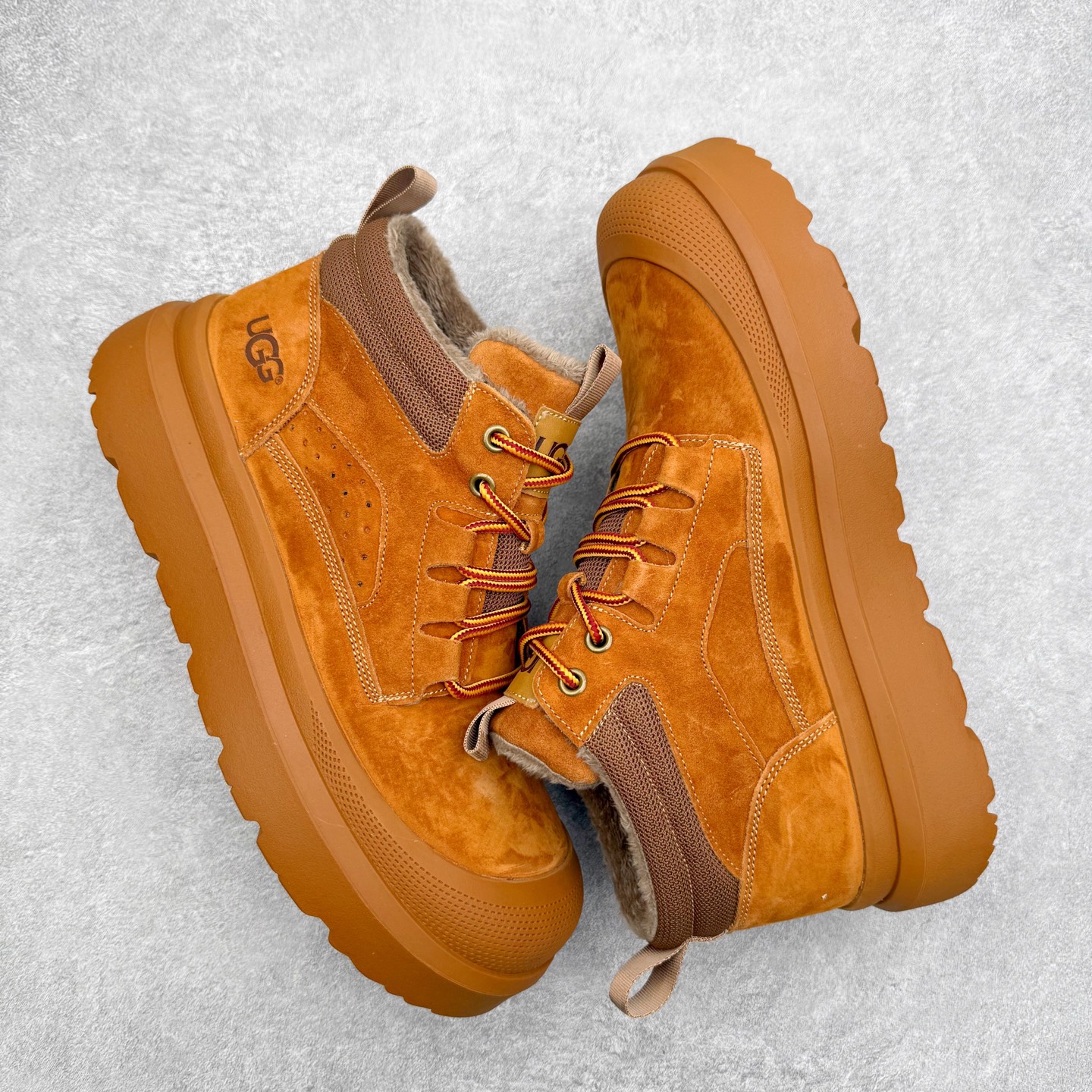 图片[3]-UGG Tasman Weather Hybrid 塔斯曼混合系列户外中帮休闲马丁靴雪地靴UGG秋冬新品 秋冬必备（内里加绒保暖🔥）时尚休闲马丁靴雪地靴系列 代购专供品质 面料采用进口头层牛皮材质 鞋内里采用🔥毛茸一体内里保暖锁热。外置防滑橡胶大底 系带设计 穿脱十分方便 采用TPU模压定型真皮鞋面材质#科技外底防滑,耐磨性和良好的弹性！尺码：39-44-选品中心