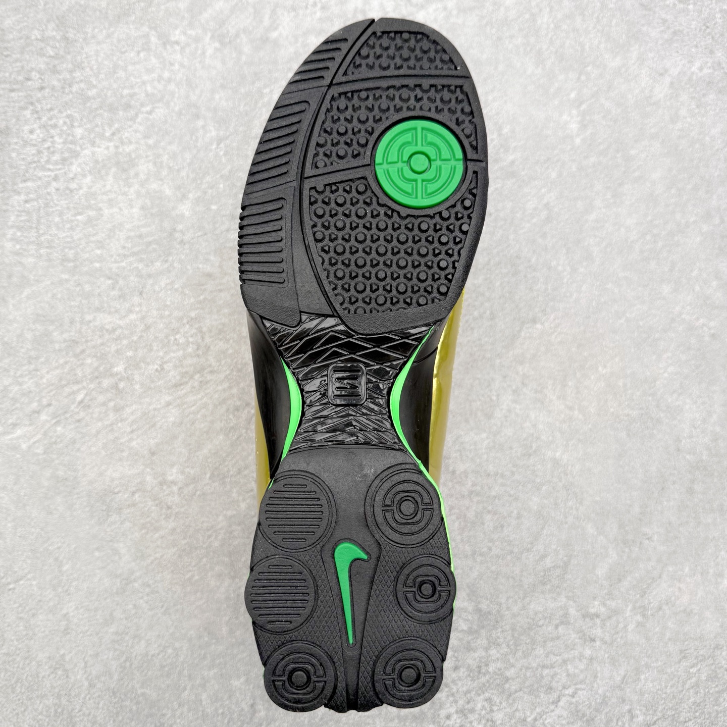 图片[9]-NK Total 90 Shox Secutor Magia 百搭舒适 耐磨 足球鞋 实拍调校N版已经零色差零失真 百分百还原实物色彩所见即所得 不存在货不对板色差等低级问题 选购参考实物拍摄 不混卖不参货 只用心做好货严格选品 承诺混一赔十 尺码：36 36.5 37.5 38 38.5 39 40 40.5 41 42 42.5 43 44 44.5 45-选品中心