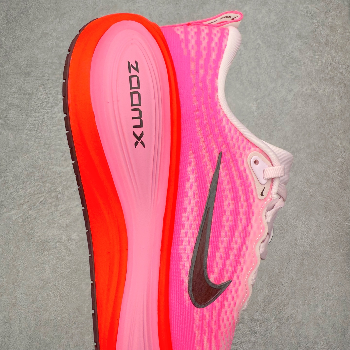 图片[6]-NK Vomero Plus 时尚舒适 网布防滑耐磨 低帮跑步鞋 HV8154-604 实拍调校N版已经零色差零失真 百分百还原实物色彩所见即所得 不存在货不对板色差等低级问题 选购参考实物拍摄 不混卖不参货 只用心做好货严格选品 承诺混一赔十 尺码：36 36.5 37.5 38 38.5 39 40 40.5 41 42 42.5 43 44 44.5 45-选品中心