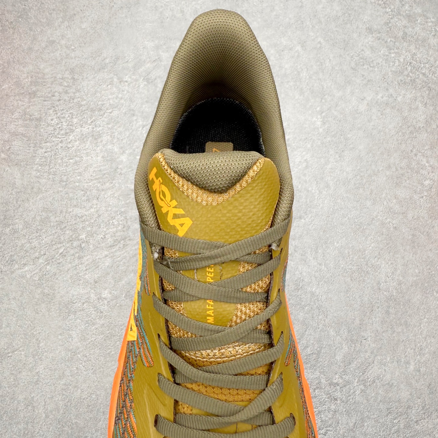 图片[5]-HOKA ONE ONE Mafate Speed 4 飞速玛法特4代系列低帮轻量户外越野休闲运动慢跑鞋 HOKA ONE ONE是来自美国的跑步鞋知名品牌，创立于2009年，始终致力于为所有跑者提供更新、更好的跑步装备。相比常规跑鞋，HOKA ONE ONE特别研发使用性能独特的几何形跑鞋中底，此种鞋底更厚、更高、回弹性也更好，除了卓越的缓冲性能，它还能为各种阶段的跑者带来更具动感、更加稳定的跑步体验。HOKAONE ONE从设计之初就清楚意识到，要保证跑者步幅的均匀一致，双脚自然而然的运动至关重要。尺码：36 36.5 37.5 38 39 40 40.5 41 42 42.5 43 44 45 46-选品中心