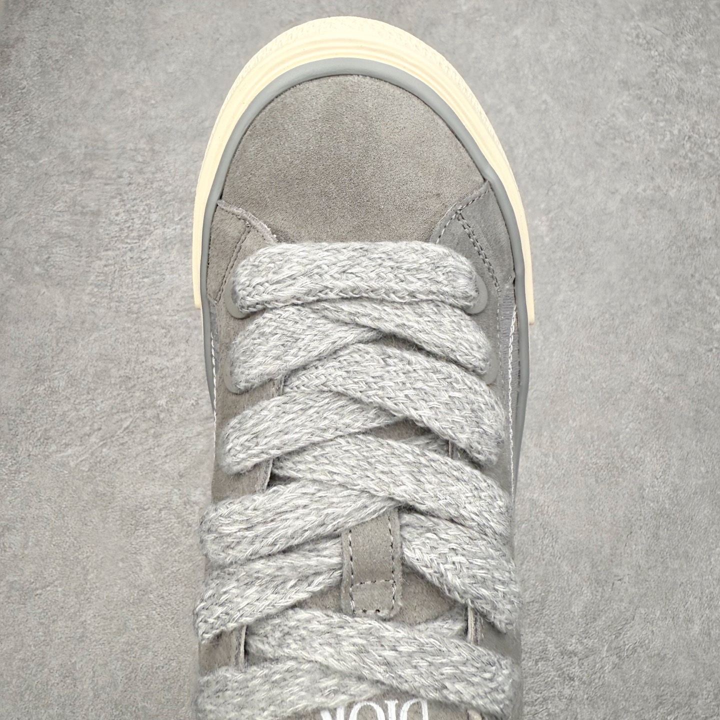 图片[4]-＃纯原 Dior B33 迪奥印花系带时尚运动板鞋网球鞋 全套原厂新版原纸板楦头开发 原厂特供皮料加持 原档数据大底 高频字母排版细节 还原 Zp 高端零售特供批次 2023秋季新品 彰显非凡的精湛工艺 重新诠释经典的网球鞋 时尚的廓形突显厚实感 采用全新的拉绒马海毛针织面料 突显柔软触感与富有层次感的流行色彩 搭配棕色绒面革镶片提升格调 别具一格的加垫鞋舌点缀以压花效果Dior标志 后侧点缀以Dior 30Avenue Montaigne标志 可为各式休闲造型增添时尚气质 尺码：40 41 42 43 44 45 46-选品中心