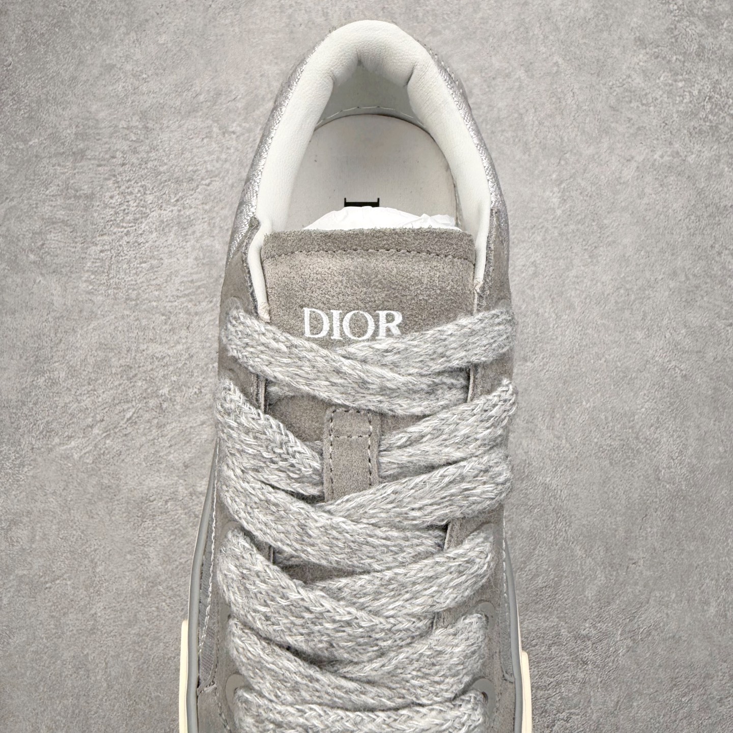 图片[5]-＃纯原 Dior B33 迪奥印花系带时尚运动板鞋网球鞋 全套原厂新版原纸板楦头开发 原厂特供皮料加持 原档数据大底 高频字母排版细节 还原 Zp 高端零售特供批次 2023秋季新品 彰显非凡的精湛工艺 重新诠释经典的网球鞋 时尚的廓形突显厚实感 采用全新的拉绒马海毛针织面料 突显柔软触感与富有层次感的流行色彩 搭配棕色绒面革镶片提升格调 别具一格的加垫鞋舌点缀以压花效果Dior标志 后侧点缀以Dior 30Avenue Montaigne标志 可为各式休闲造型增添时尚气质 尺码：40 41 42 43 44 45 46-选品中心