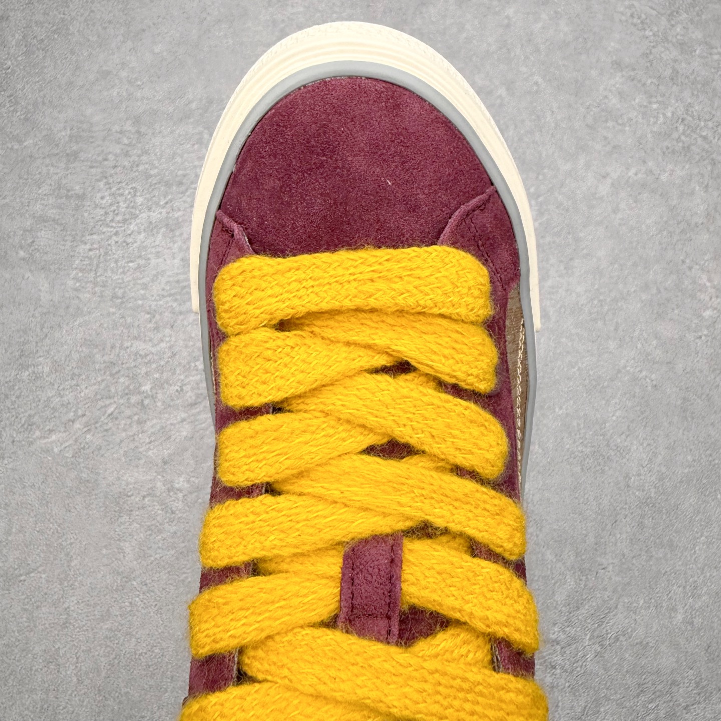 图片[4]-＃纯原 Dior B33 迪奥印花系带时尚运动板鞋网球鞋 全套原厂新版原纸板楦头开发 原厂特供皮料加持 原档数据大底 高频字母排版细节 还原 Zp 高端零售特供批次 2023秋季新品 彰显非凡的精湛工艺 重新诠释经典的网球鞋 时尚的廓形突显厚实感 采用全新的拉绒马海毛针织面料 突显柔软触感与富有层次感的流行色彩 搭配棕色绒面革镶片提升格调 别具一格的加垫鞋舌点缀以压花效果Dior标志 后侧点缀以Dior 30Avenue Montaigne标志 可为各式休闲造型增添时尚气质 尺码：40 41 42 43 44 45 46-选品中心